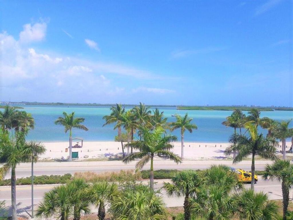 Photo of 35 Harbour Isle Drive Dr W #Ph04, Fort Pierce, FL 34949 (MLS # R10829812)