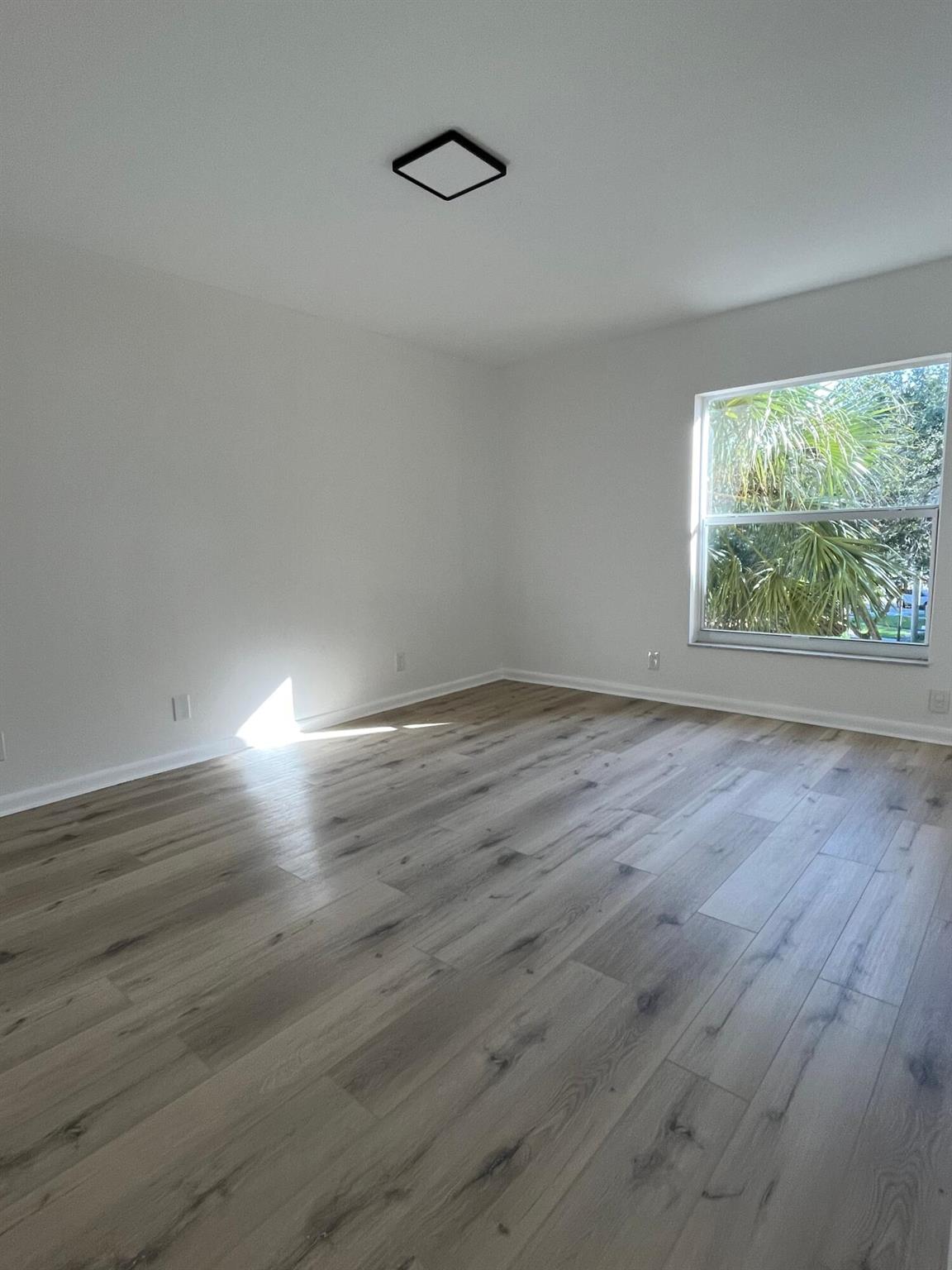 CASA DEL RIO CONDO - Residential Lease