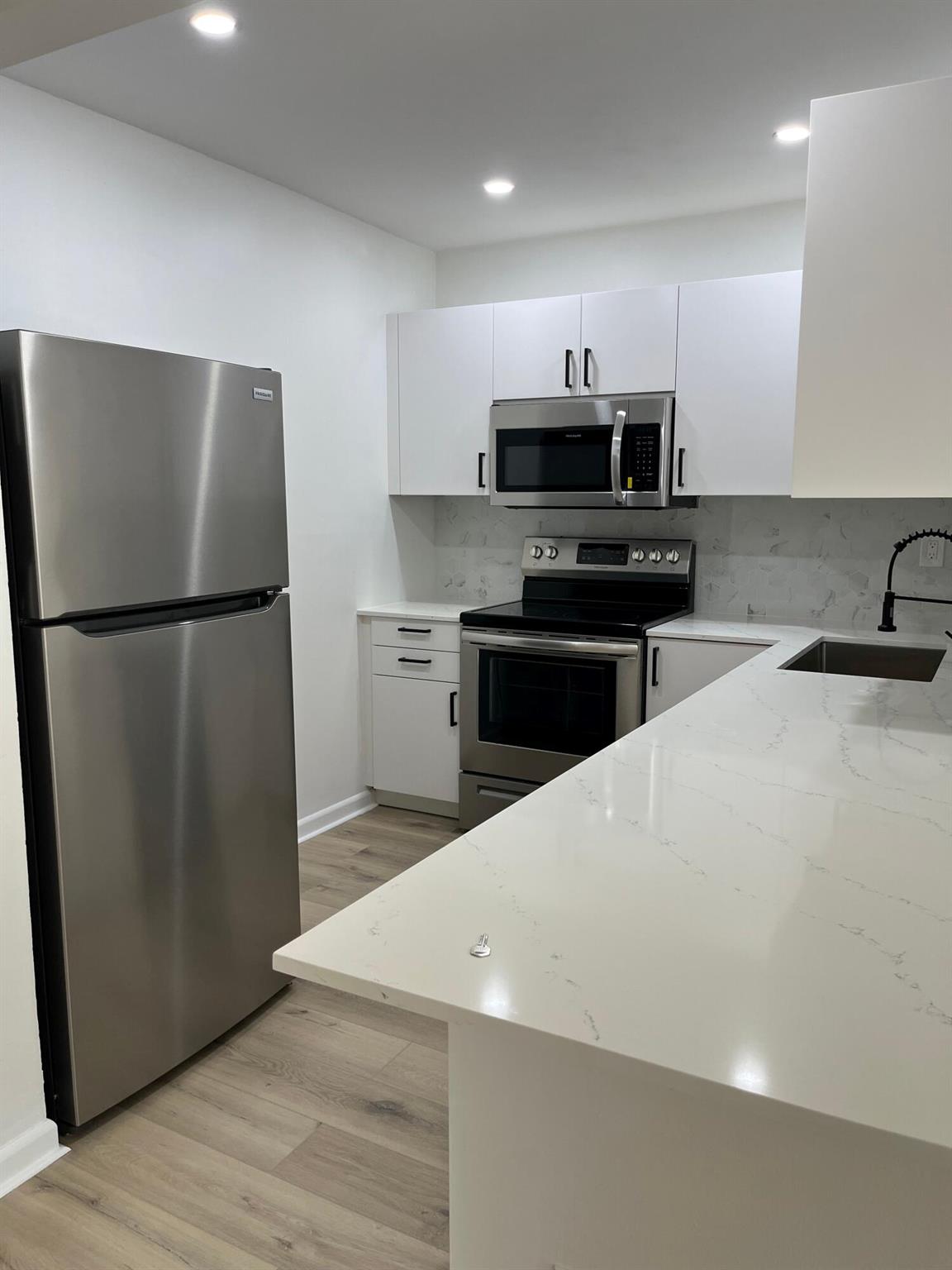 CASA DEL RIO CONDO - Residential Lease