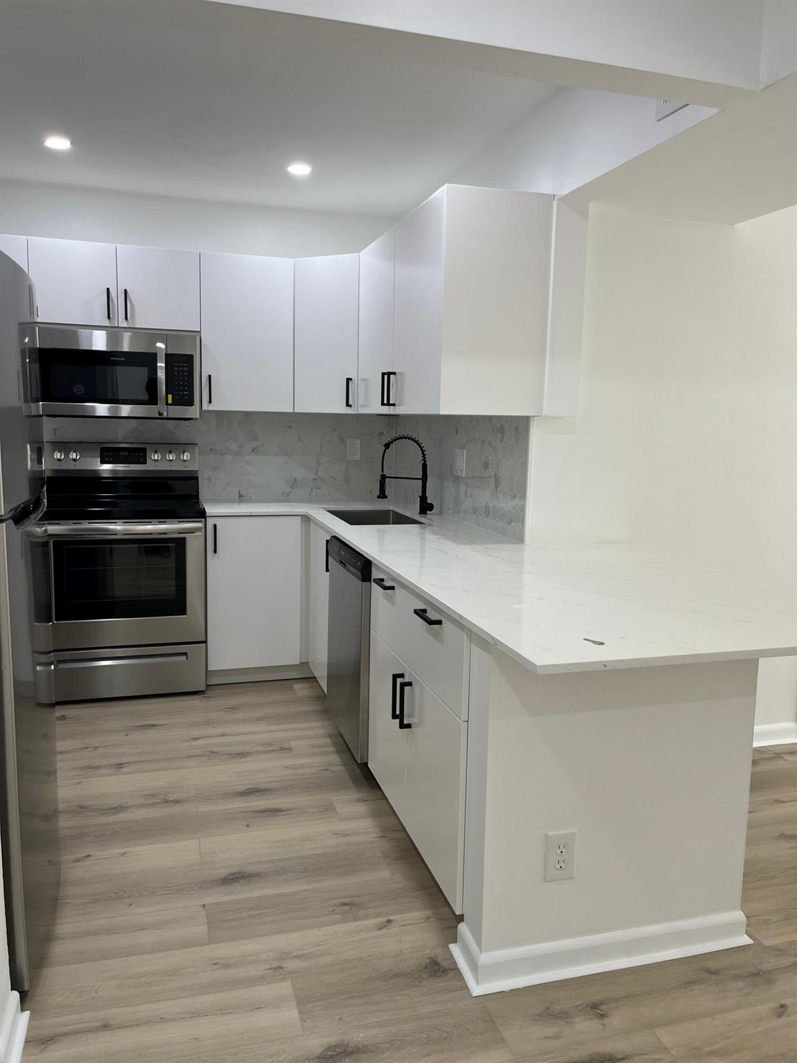 CASA DEL RIO CONDO - Residential Lease