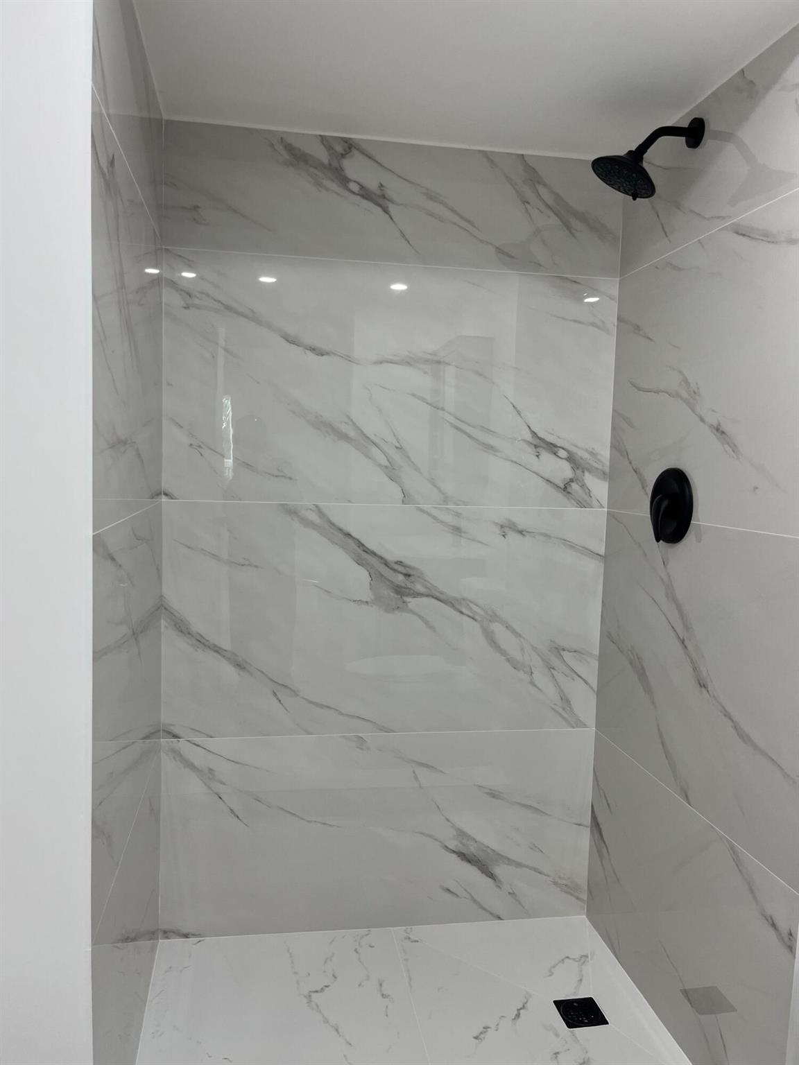 CASA DEL RIO CONDO - Residential Lease