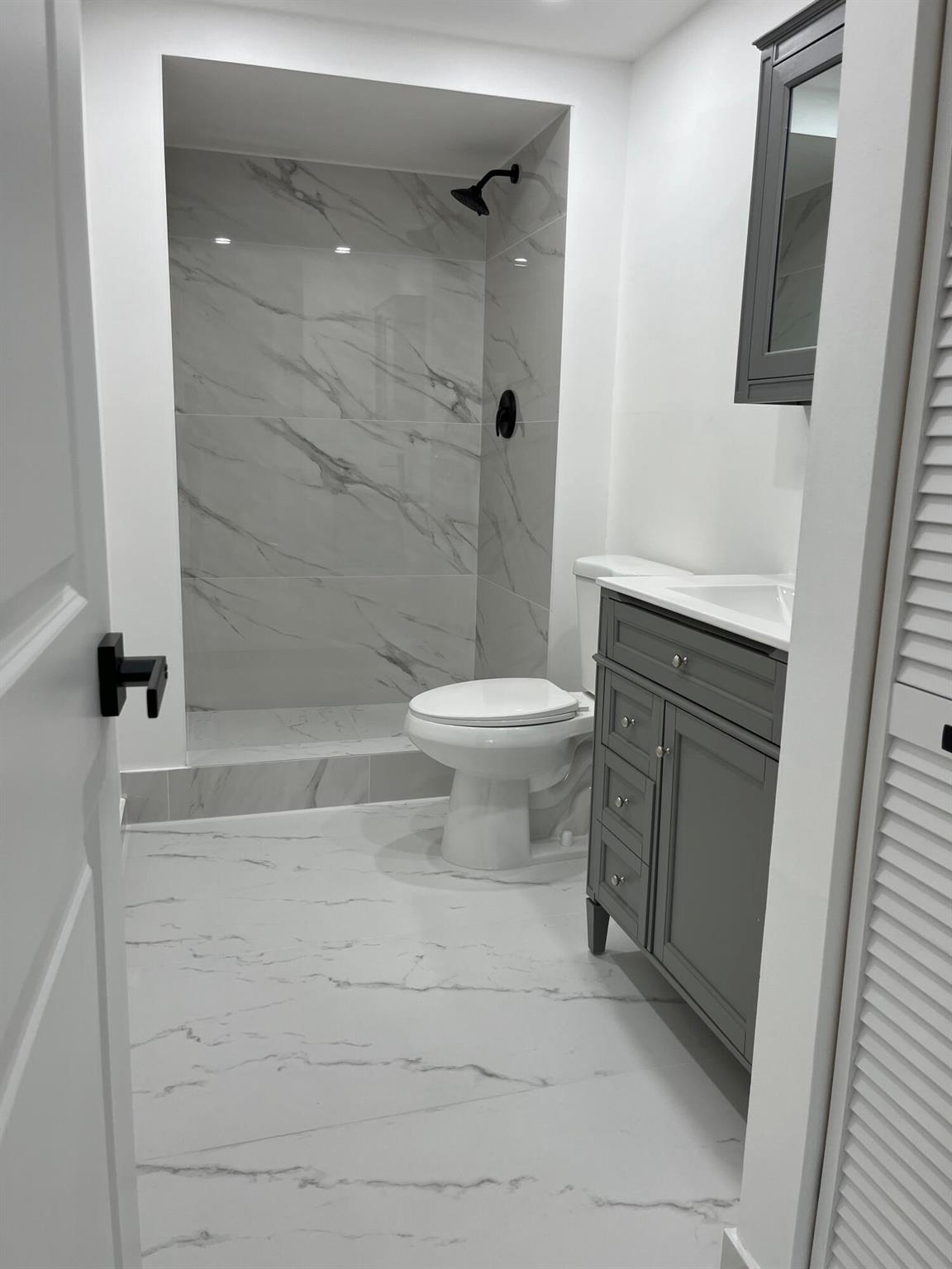 CASA DEL RIO CONDO - Residential Lease