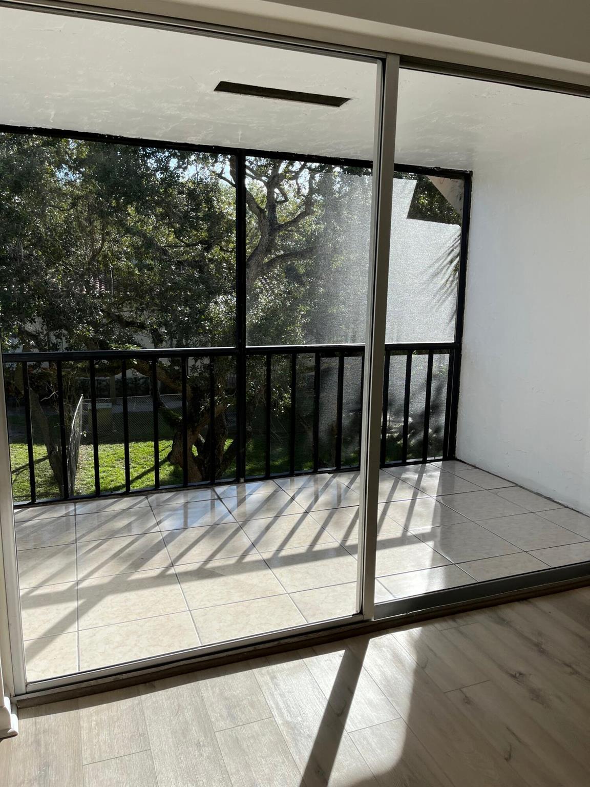 CASA DEL RIO CONDO - Residential Lease