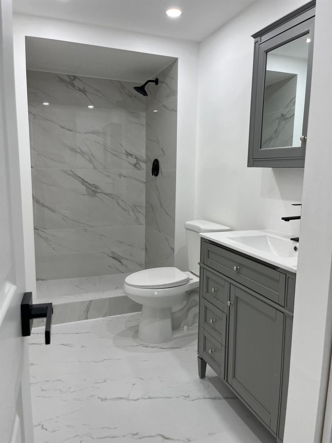 CASA DEL RIO CONDO - Residential Lease