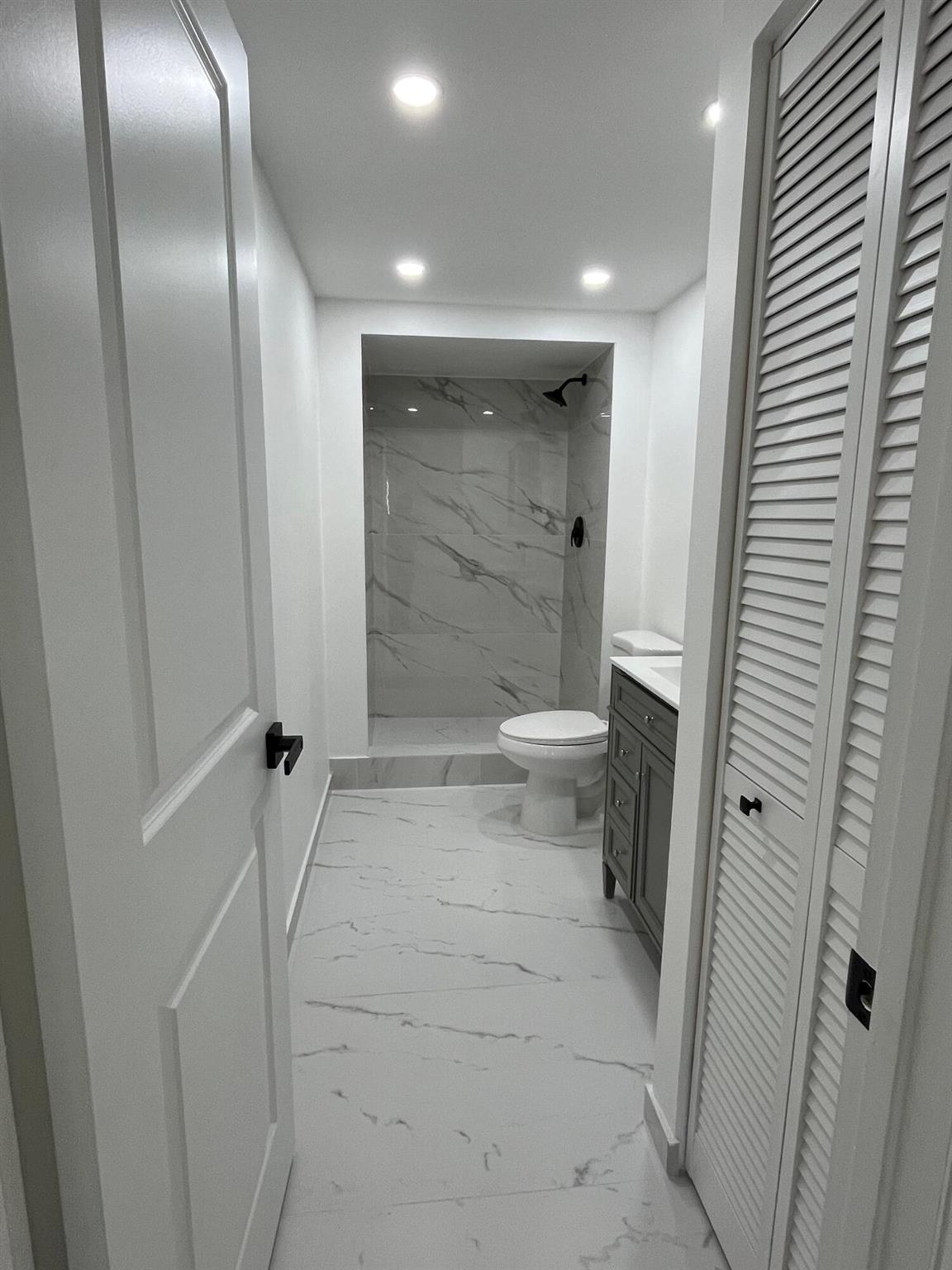 CASA DEL RIO CONDO - Residential Lease