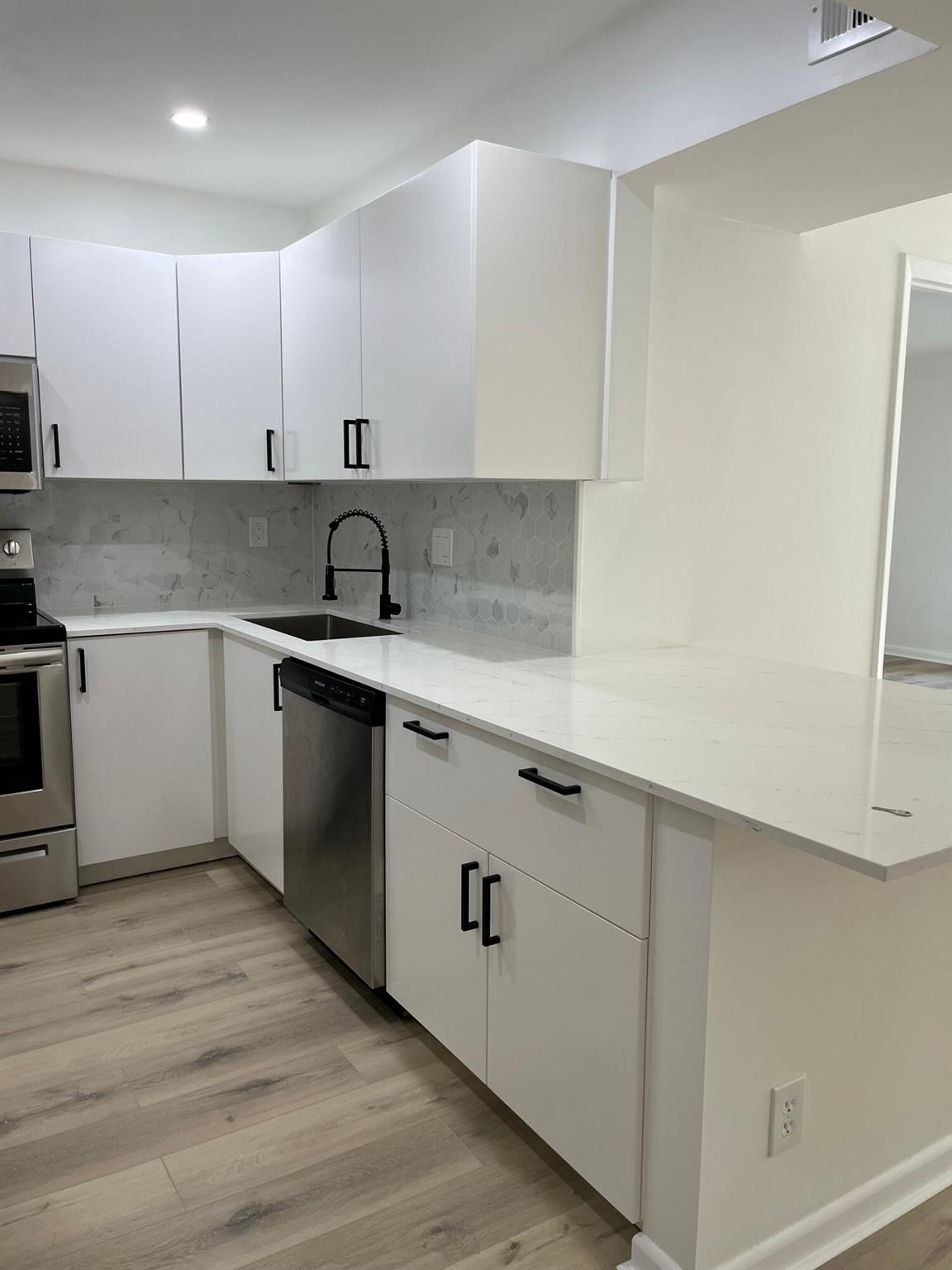 CASA DEL RIO CONDO - Residential Lease