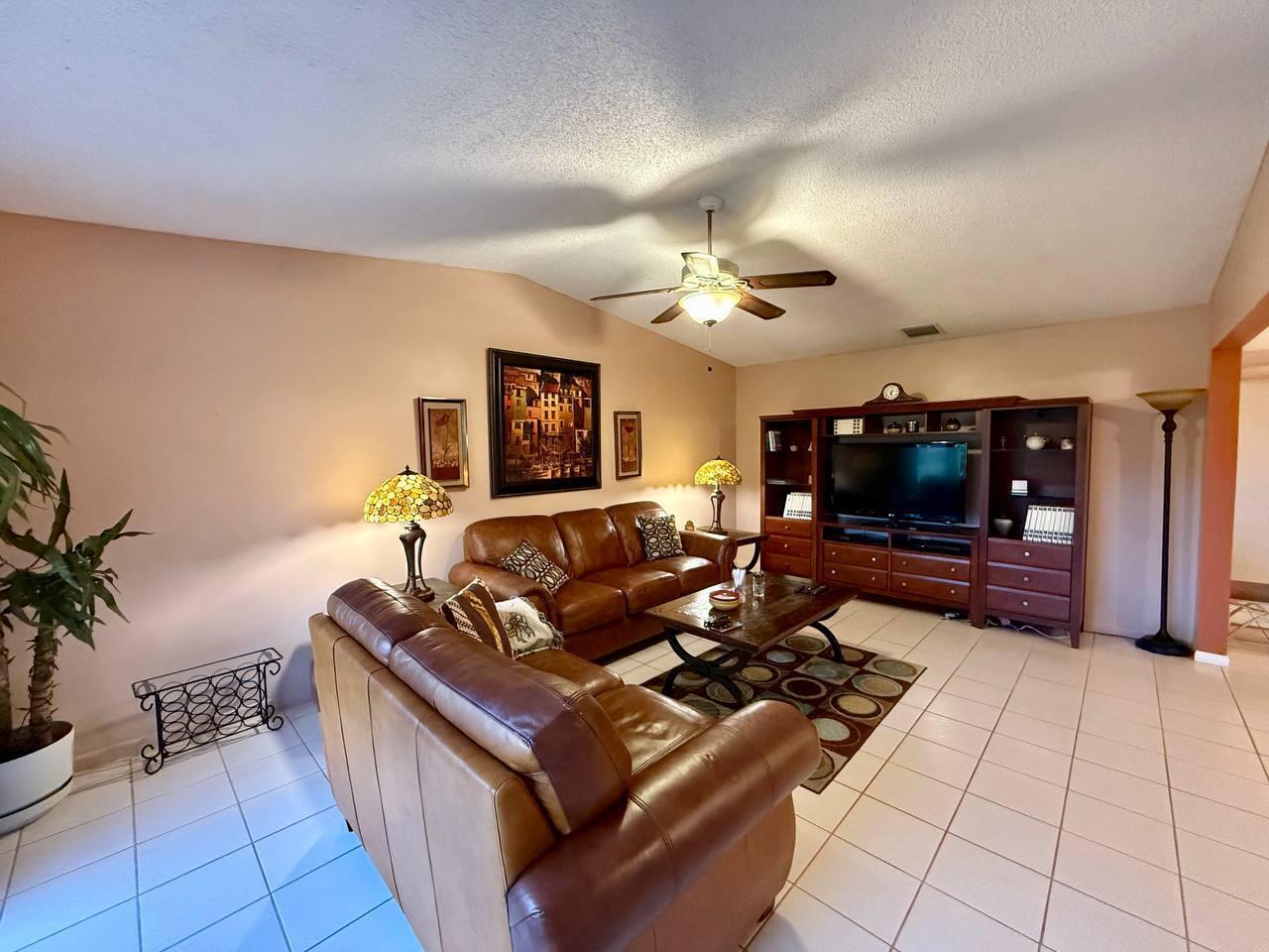 5496 Viburnum Circle