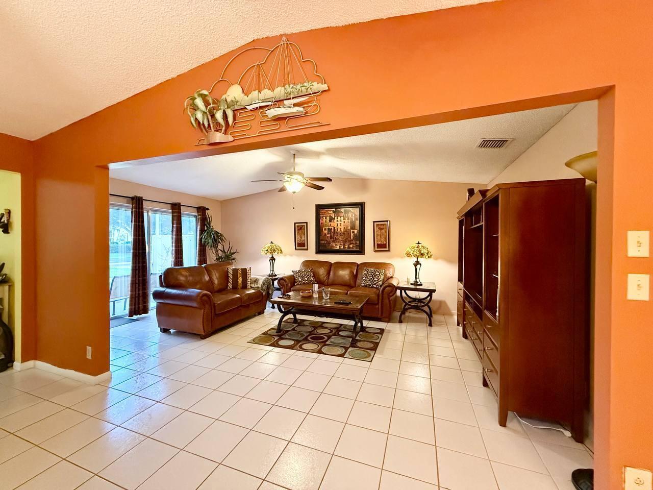 5496 Viburnum Circle