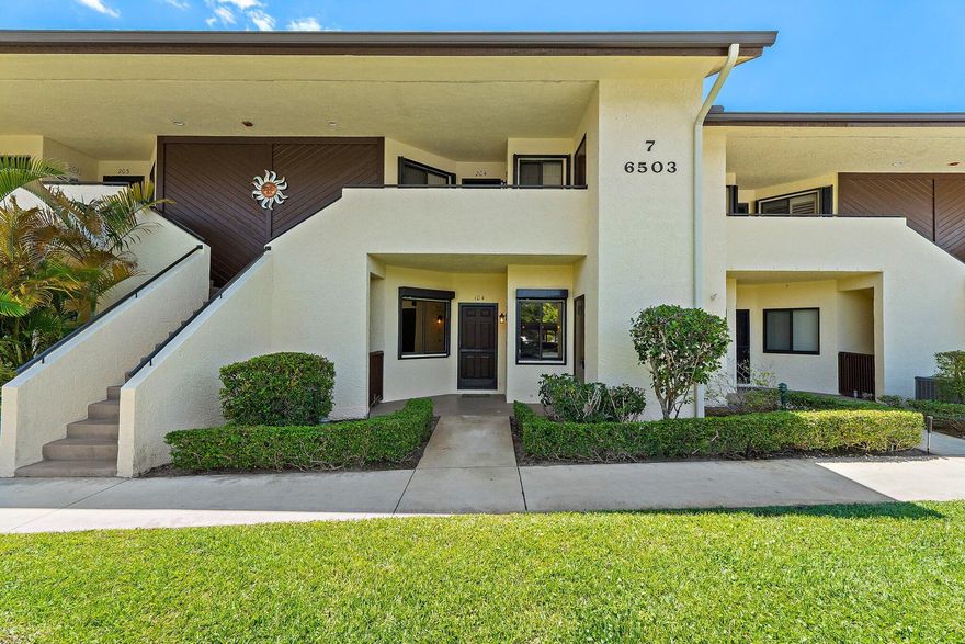 Welcome to this beautifully updated 2-bedroom, 2-bathroom condo in the desirable Williamsburg community in Hobe Sound. This inviting first-floor unit features an open-concept kitchen with brand-new upgraded cabinets & countertops, perfect for both everyday living & entertaining. The spacious layout offers comfortable bedrooms, & well-appointed bathrooms, Step outside to your lovely private porch, where you can relax and enjoy peaceful views of the surrounding green space. Additional highlights include full hurricane protection with convenient roll-down shutters, providing both safety and peace of mind. The community offers a variety of amenities, including a sparkling pool, tennis and pickleball courts, and scenic sidewalks throughout ideal for walking and enjoying the Florida lifestyle. Whether you're looking for a seasonal retreat or a year-round residence, this move-in-ready home is a fantastic opportunity.  COA fee $1677/quarter plus $495/Year to Heritage Ridge North POA for Tennis & Pool.