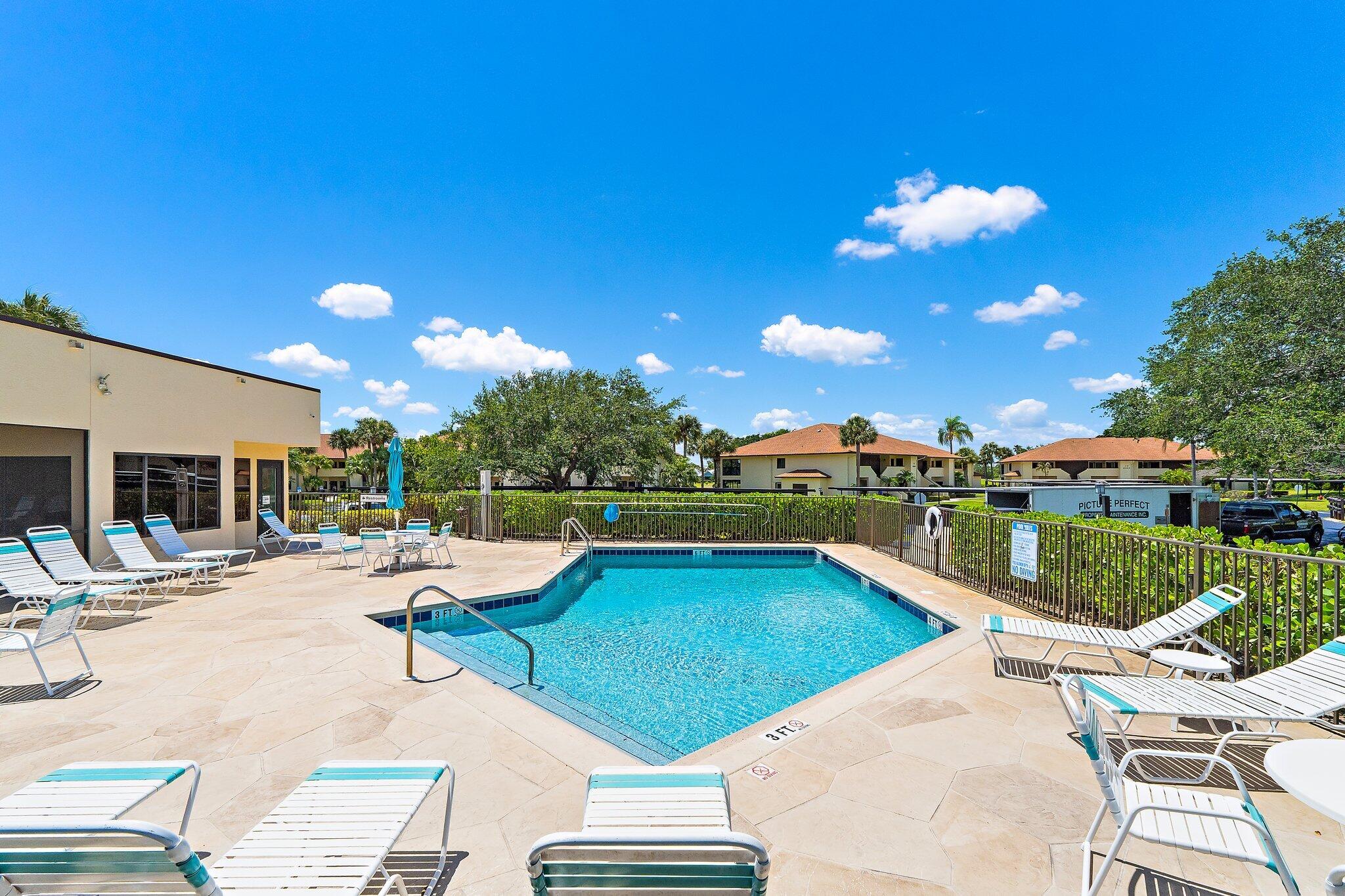 WILLIAMSBURG AT HERITAGE RIDGE CONDO - Residential