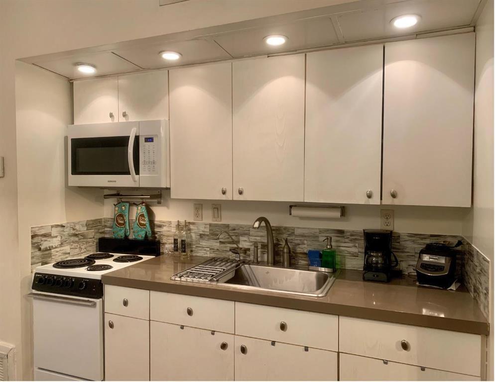 2710 Riverside Drive 203-a