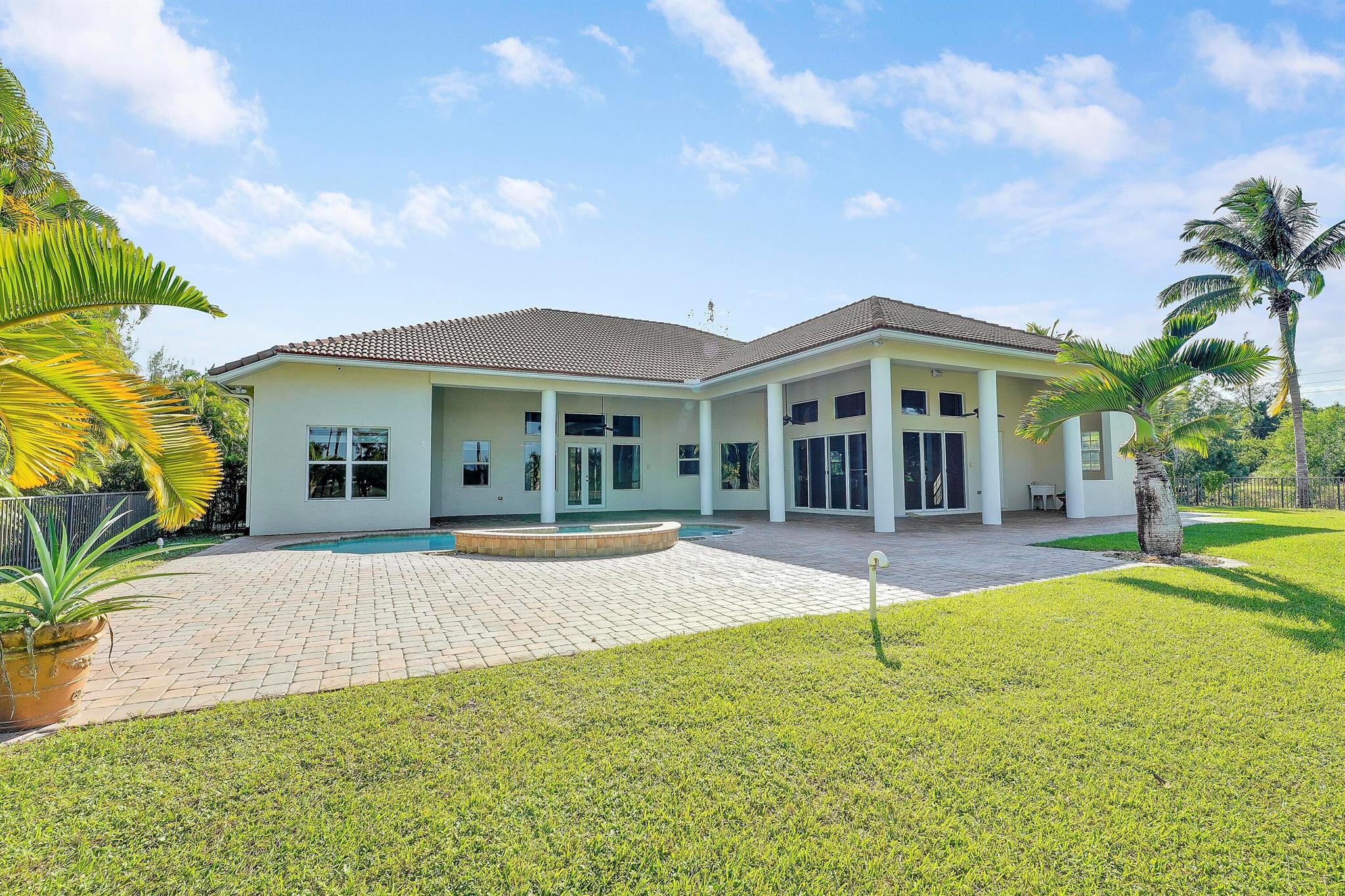 STONEWAL ESTATES - Residential Lease