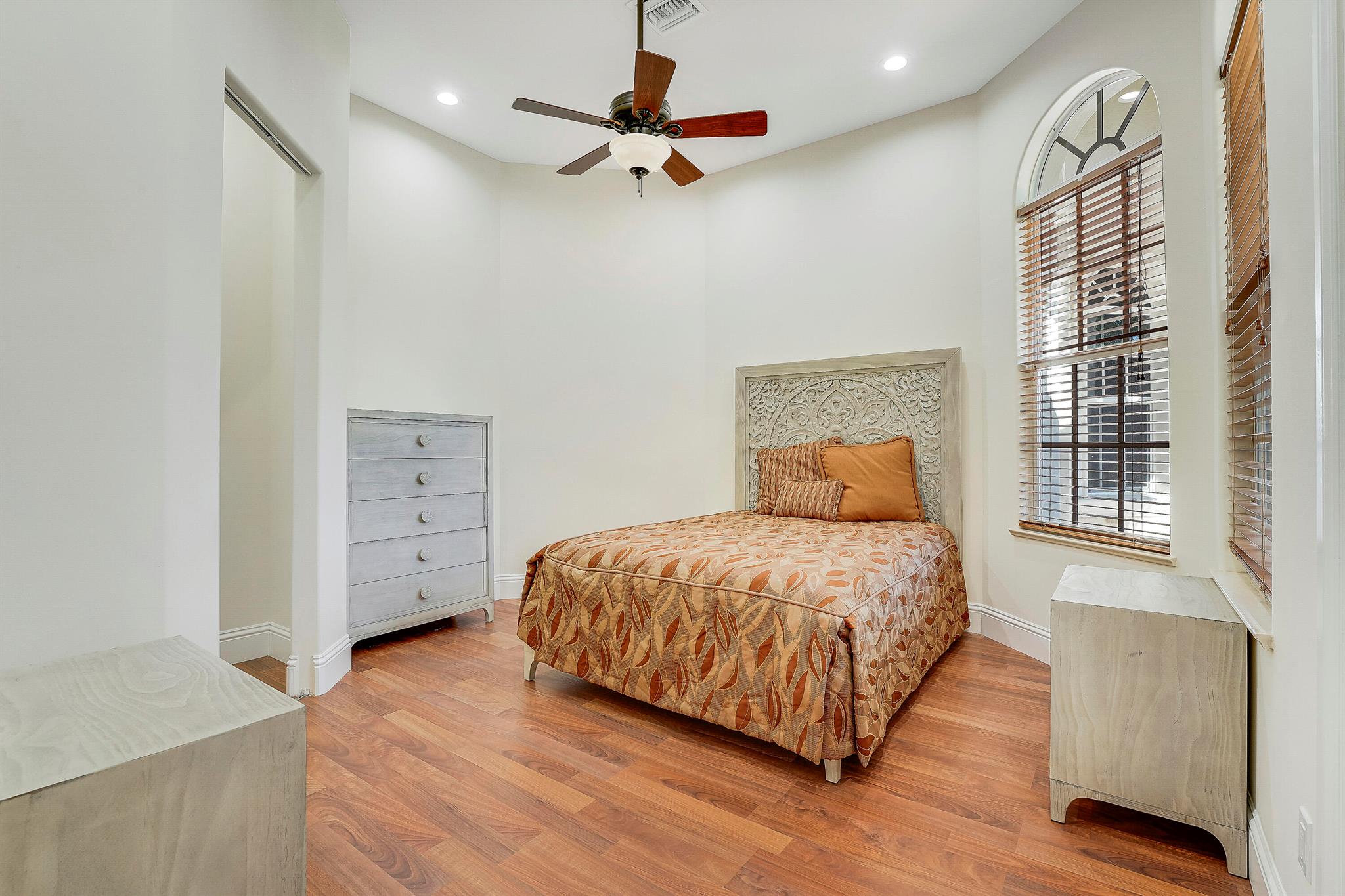 STONEWAL ESTATES - Residential Lease