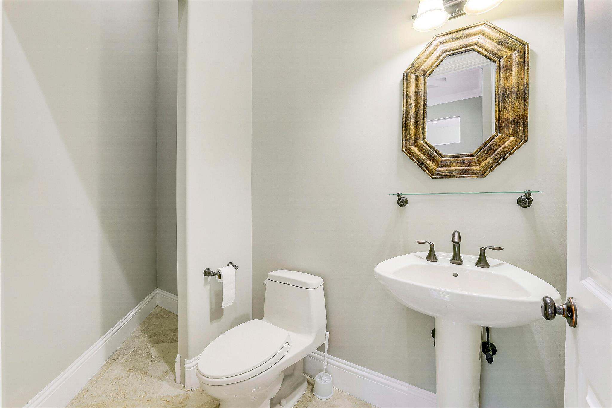 STONEWAL ESTATES - Residential Lease