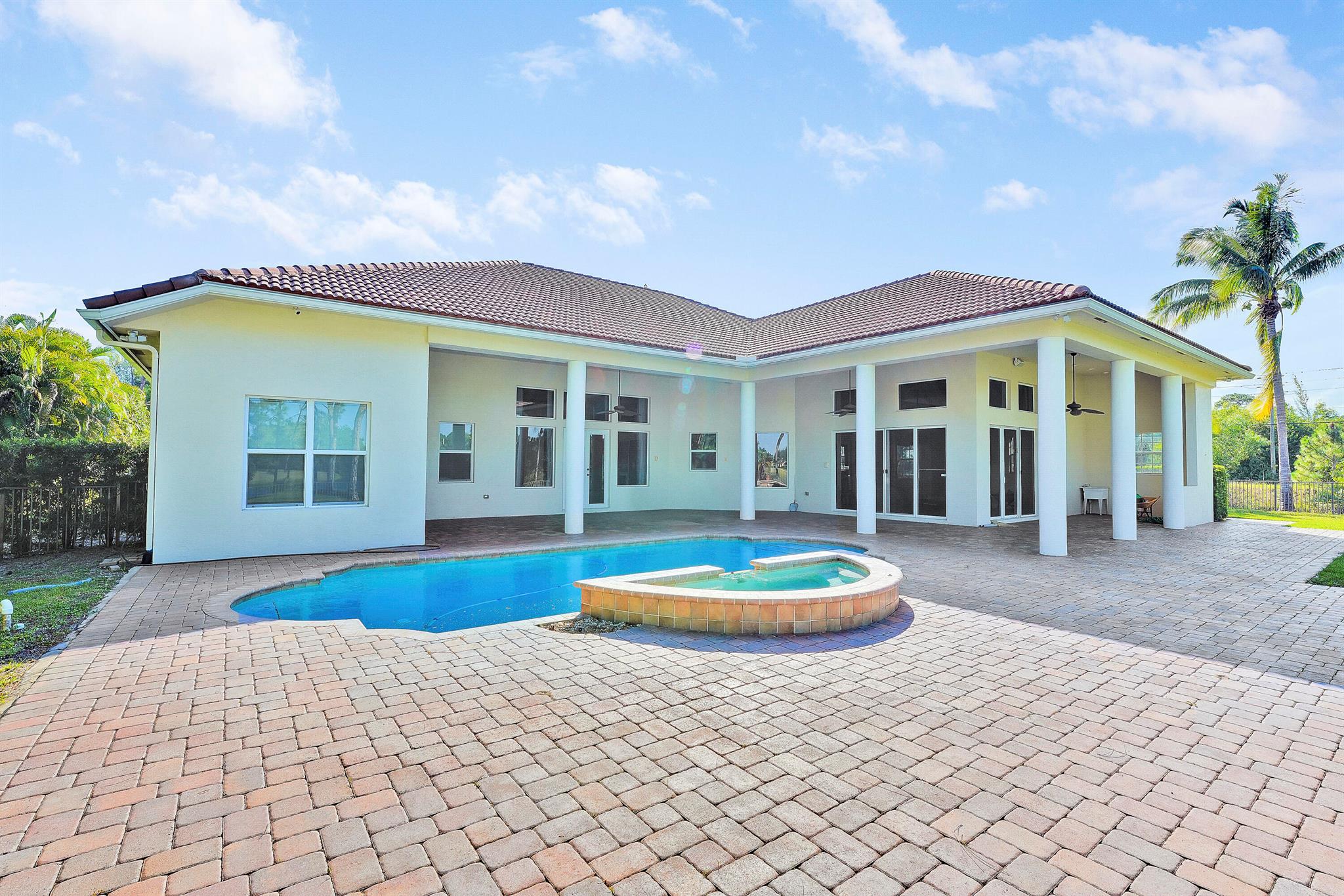 STONEWAL ESTATES - Residential Lease