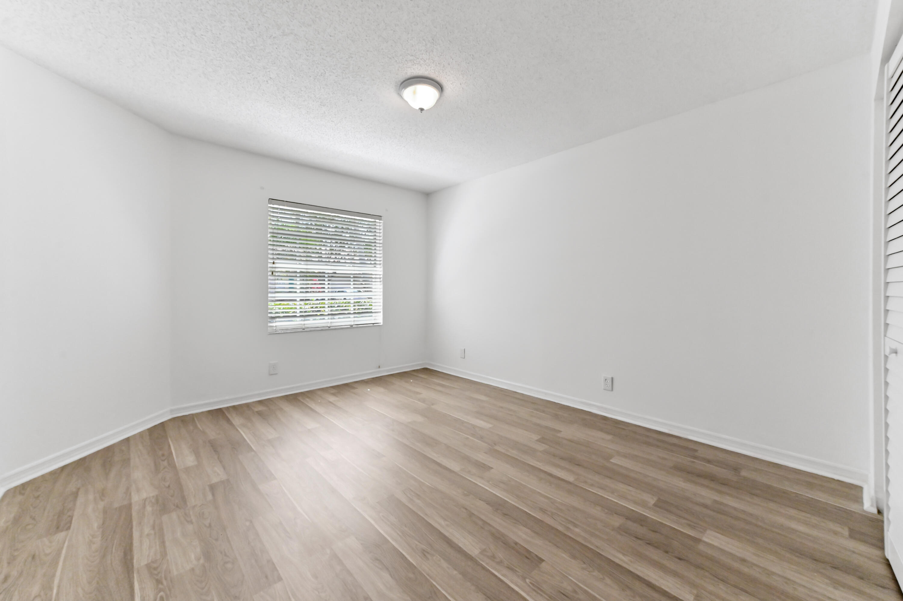 FLORAL LAKES - Residential