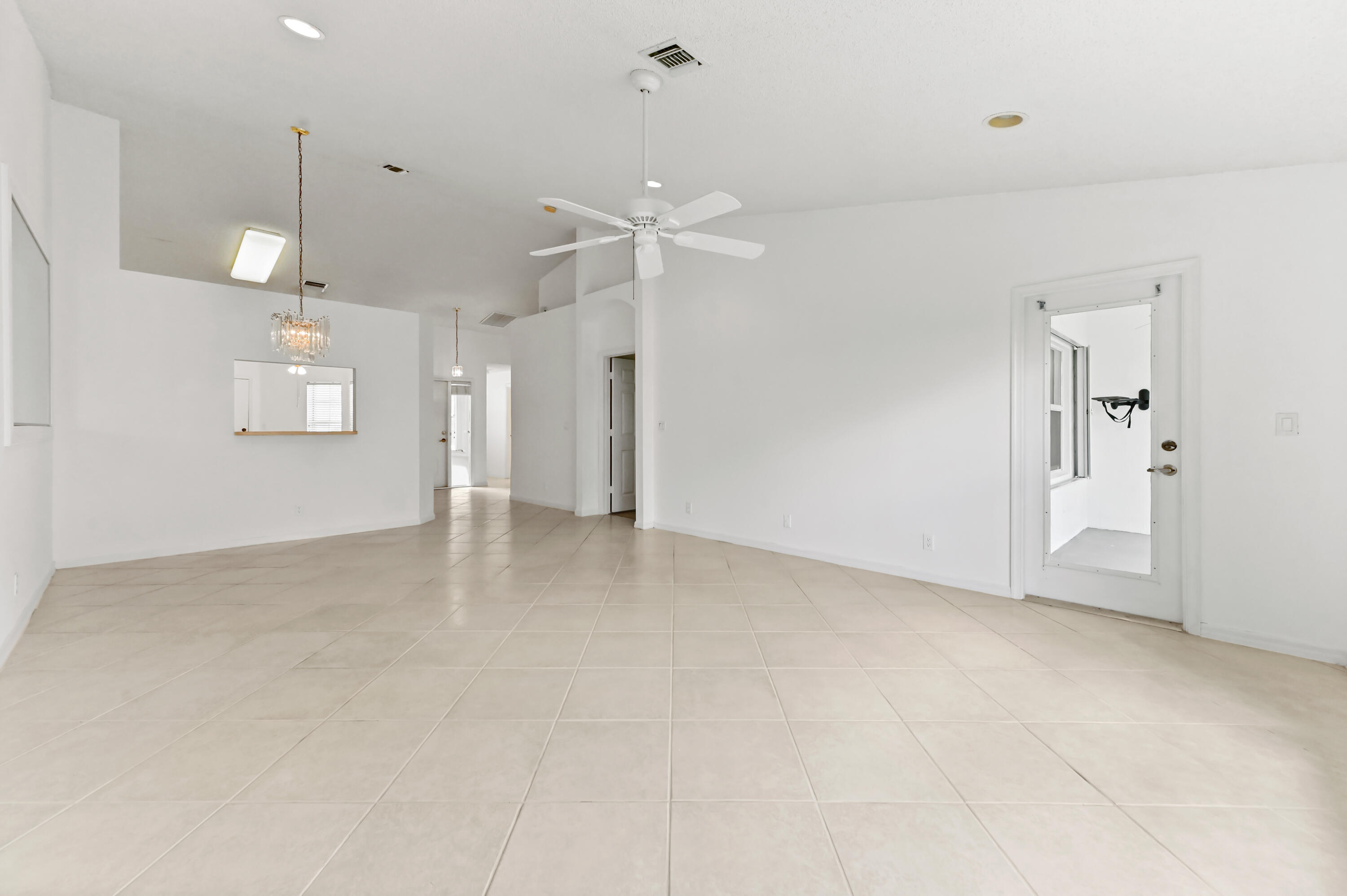 FLORAL LAKES - Residential