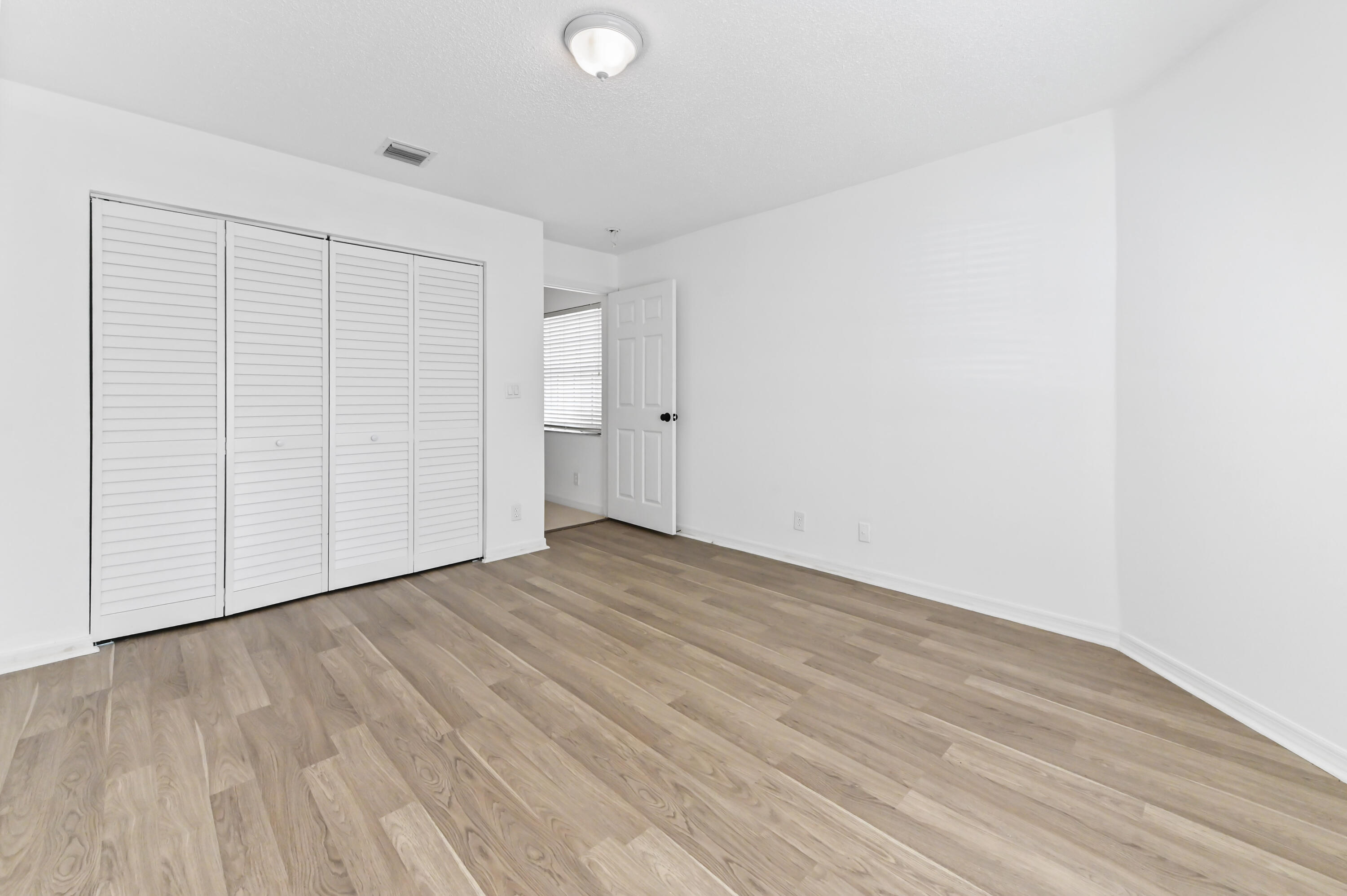 FLORAL LAKES - Residential