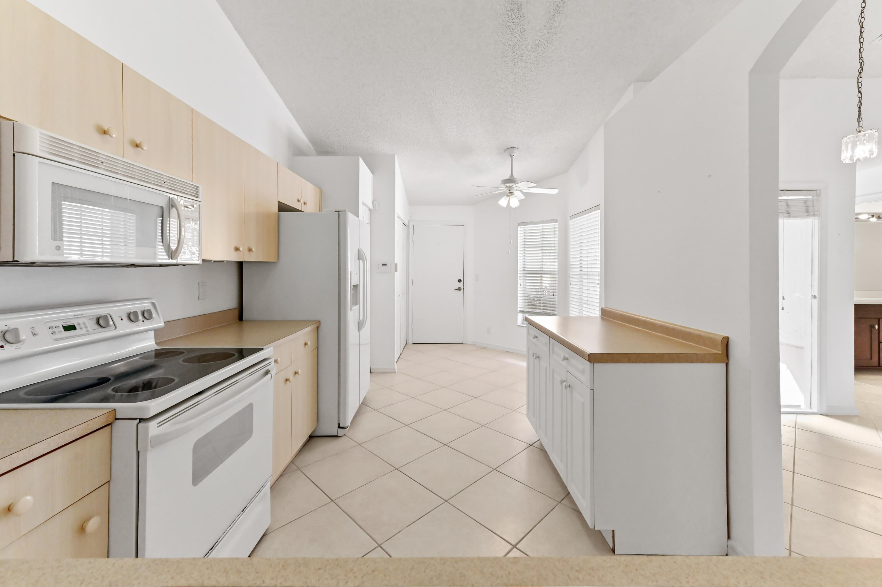 FLORAL LAKES - Residential