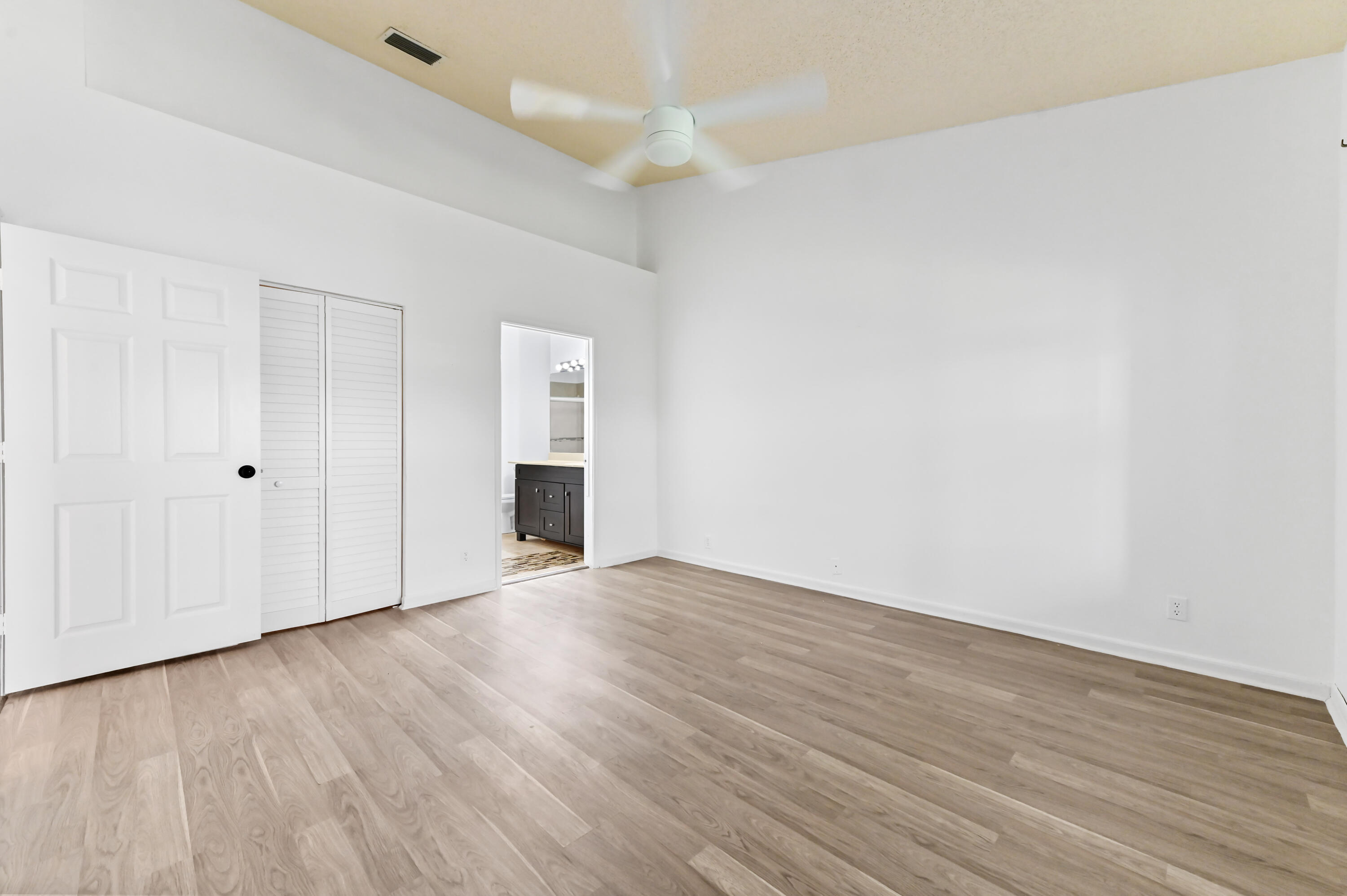 FLORAL LAKES - Residential