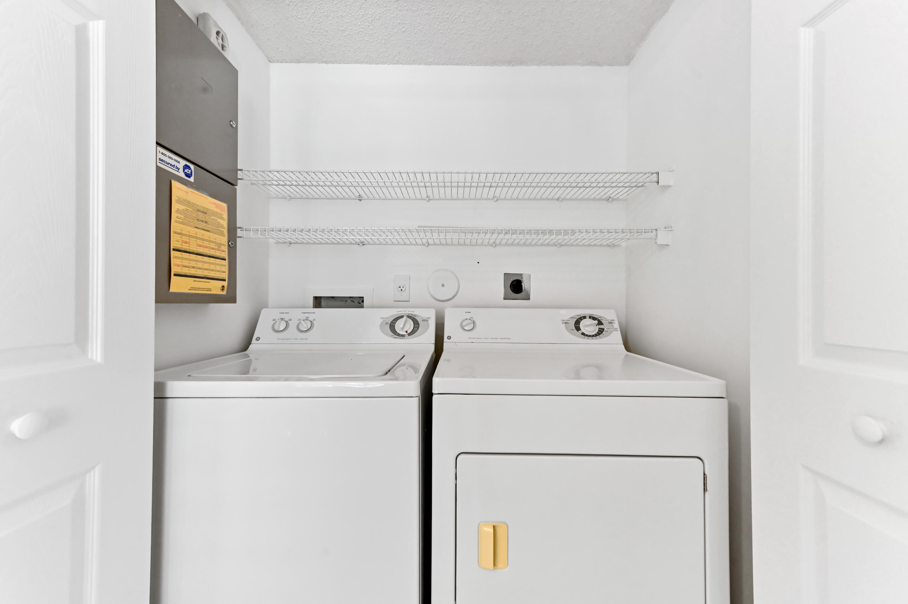 FLORAL LAKES - Residential