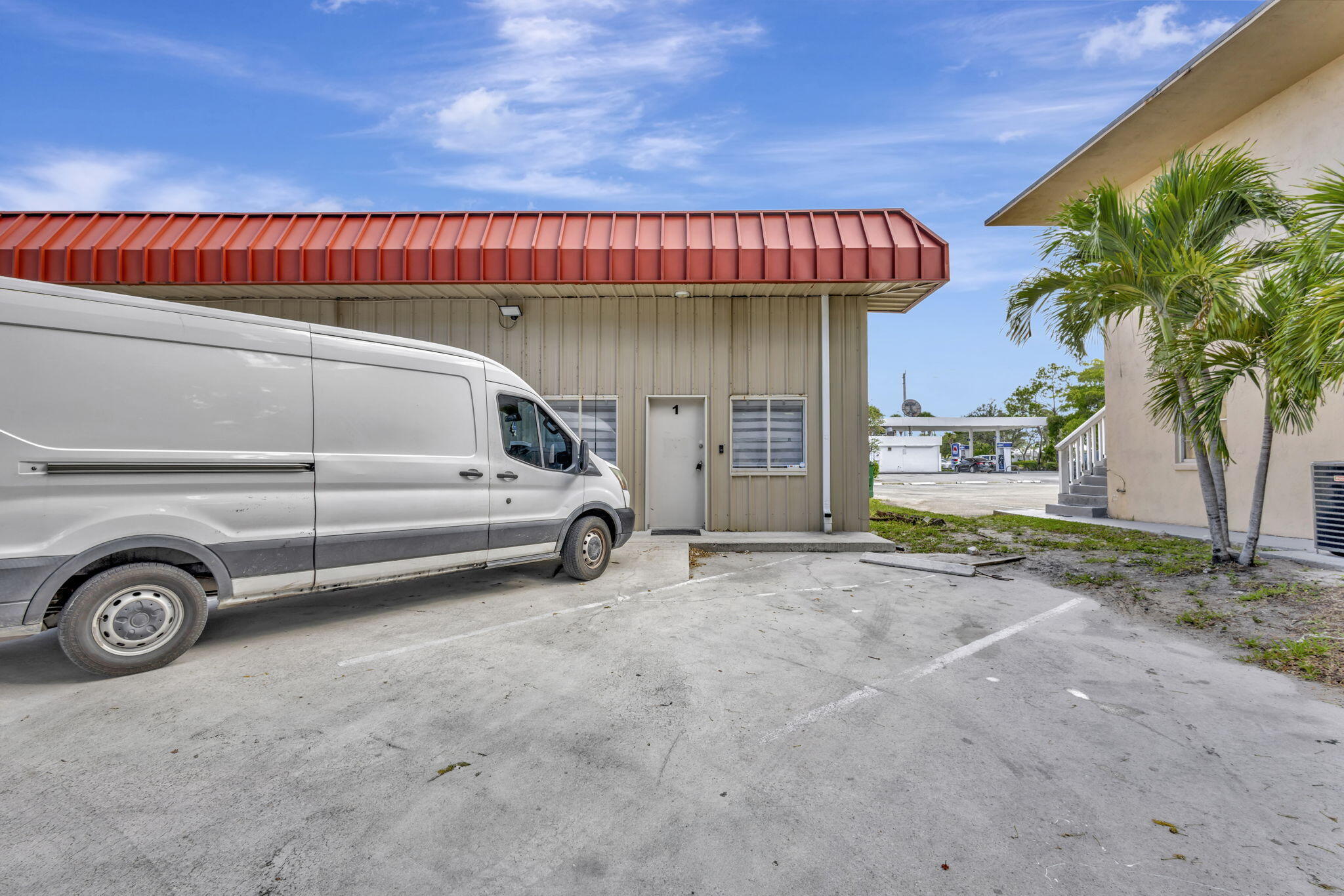 228 Hibiscus Street 1