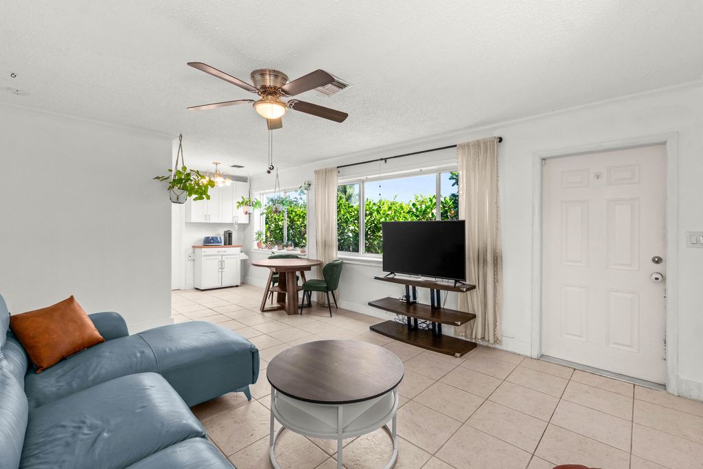 Photo of 414 SW 15th Avenue, Delray Beach, FL 33444 (MLS # B26008314)