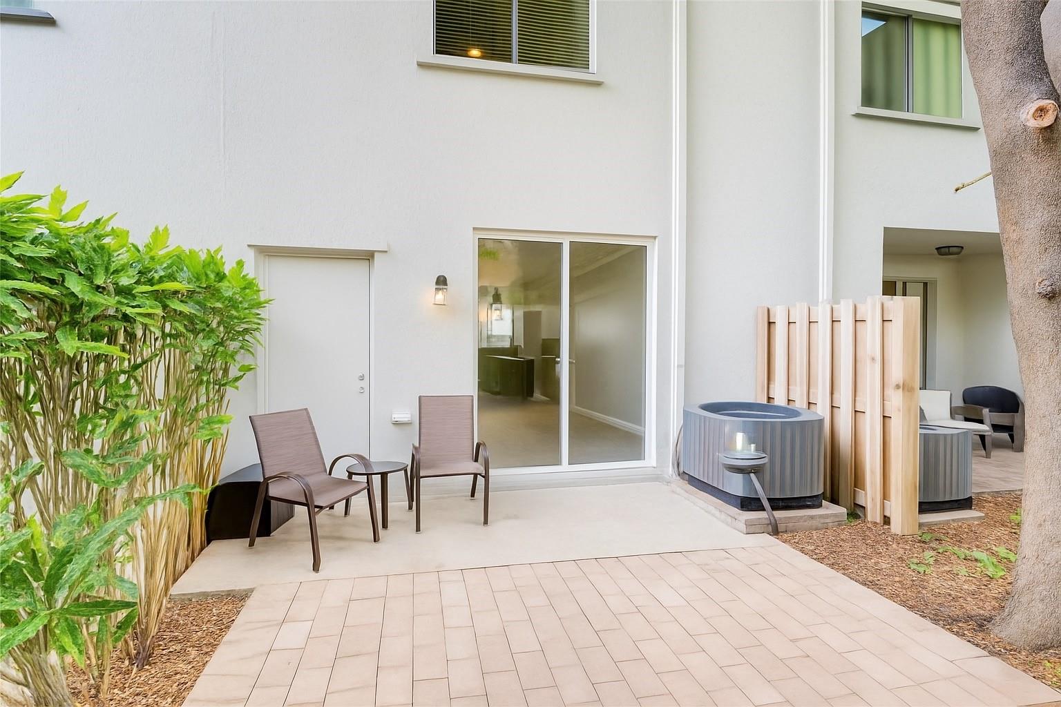 VICTORIA ISLES - Residential