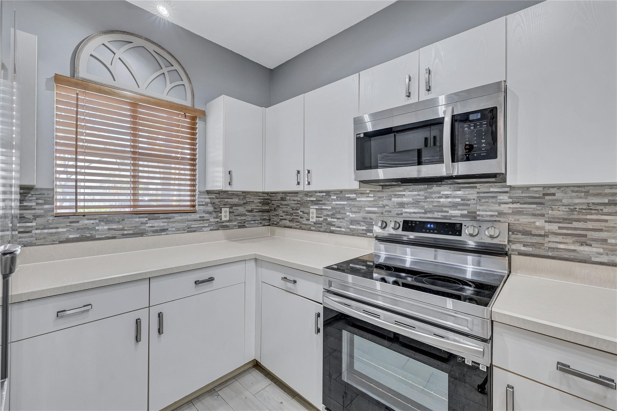 VICTORIA ISLES - Residential