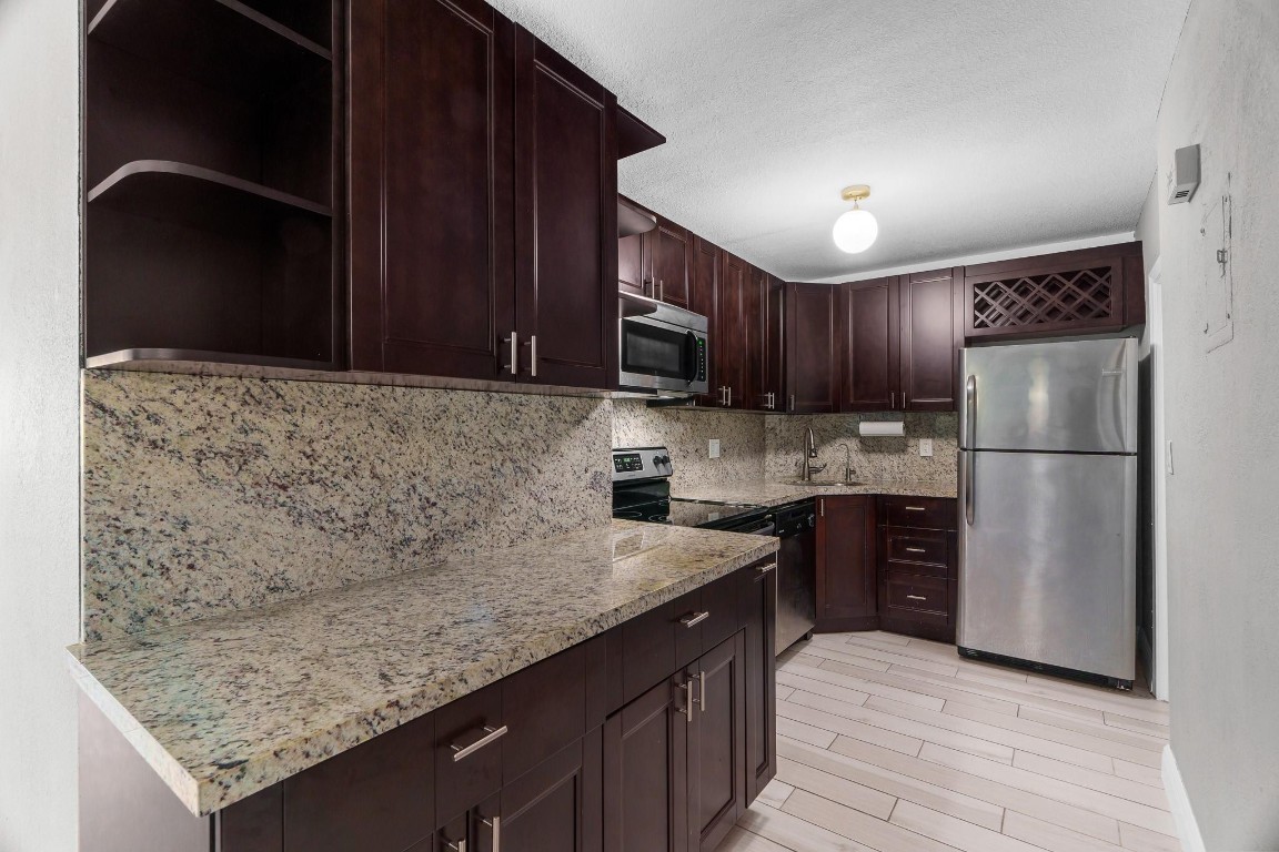 MANOR GROVE VILLAGE ONE I - Residential Lease