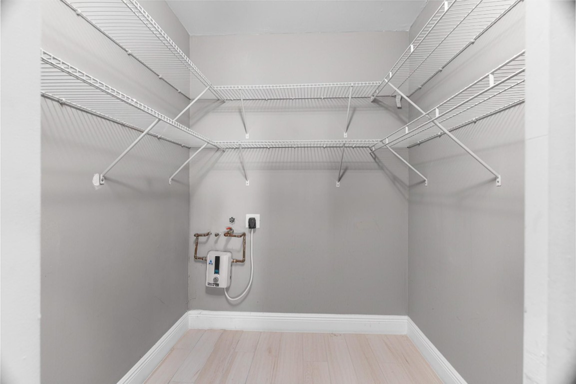 MANOR GROVE VILLAGE ONE I - Residential Lease