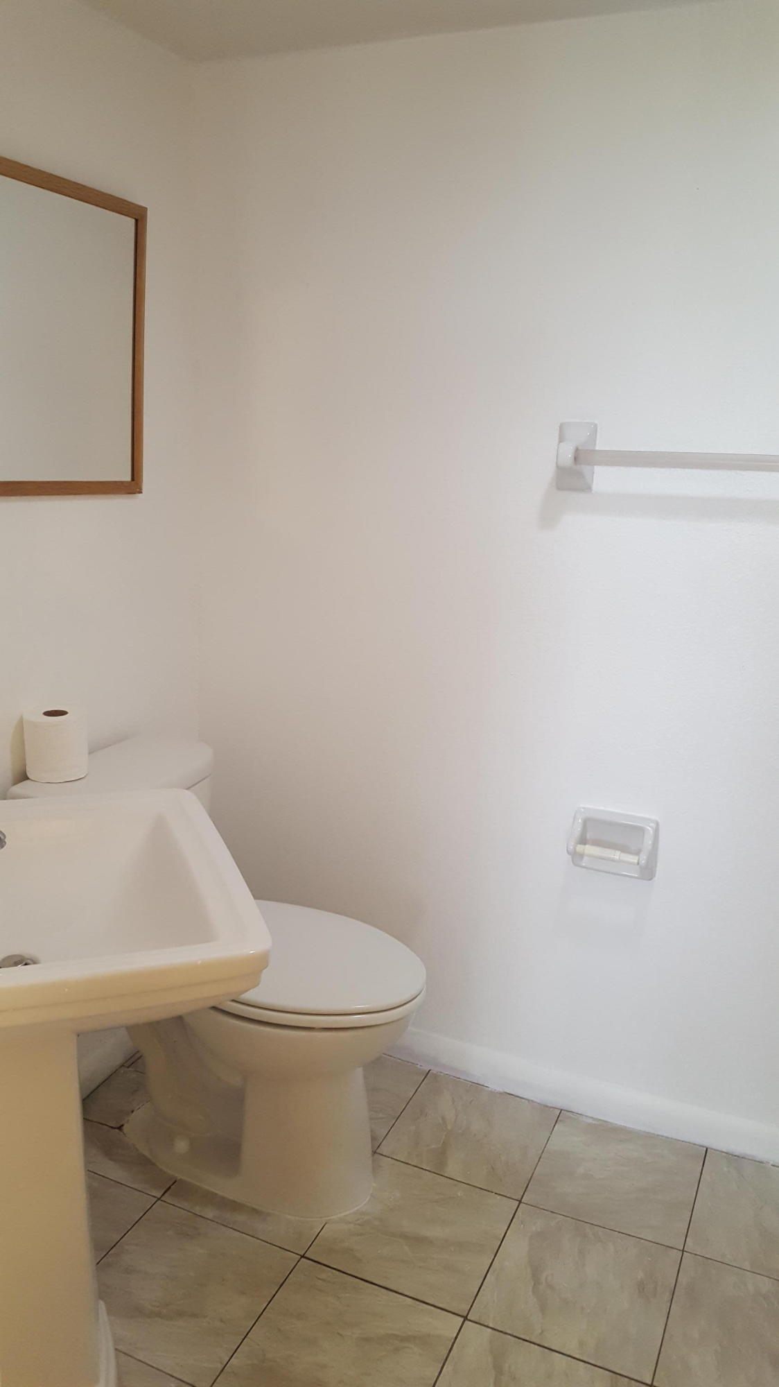 MIDPORT PLACE I, A CONDOMINIUM - Residential Lease