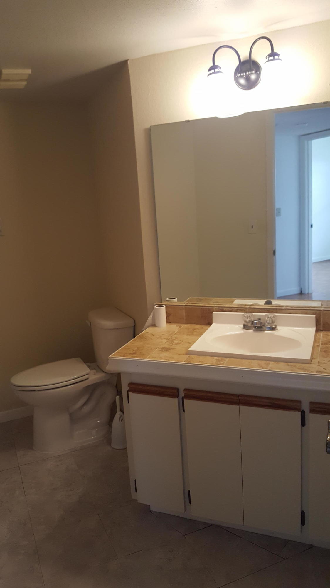 MIDPORT PLACE I, A CONDOMINIUM - Residential Lease