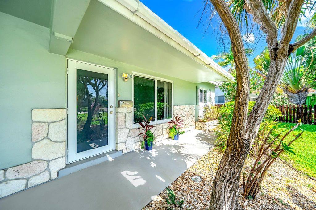 Photo of 4401 NE 13th Avenue, Oakland Park, FL 33334 (MLS # F10516587)