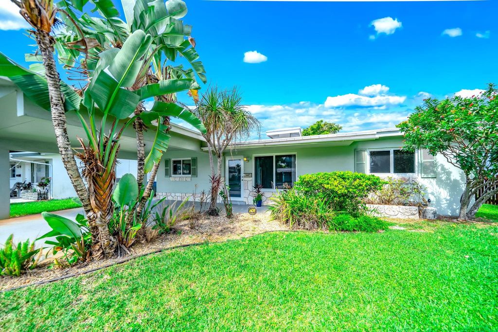 Photo of 4401 NE 13th Avenue, Oakland Park, FL 33334 (MLS # F10516587)