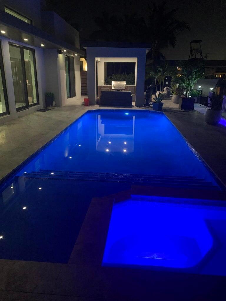 VENETIAN ISLES 1ST SEC - Residential