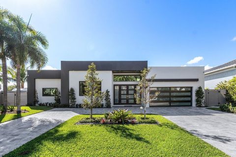 3721 NE 25 Avenue Lighthouse Point FL 33064