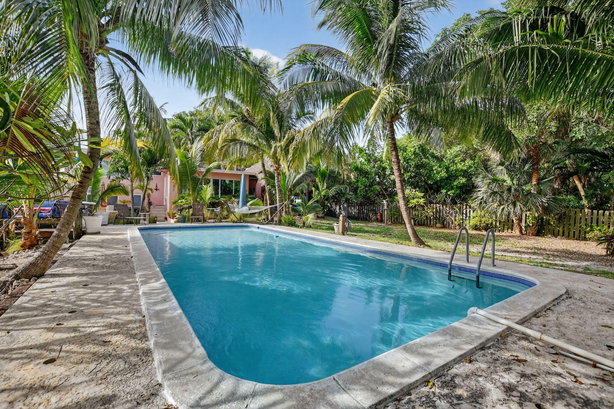 PIRATES COVE - Residential