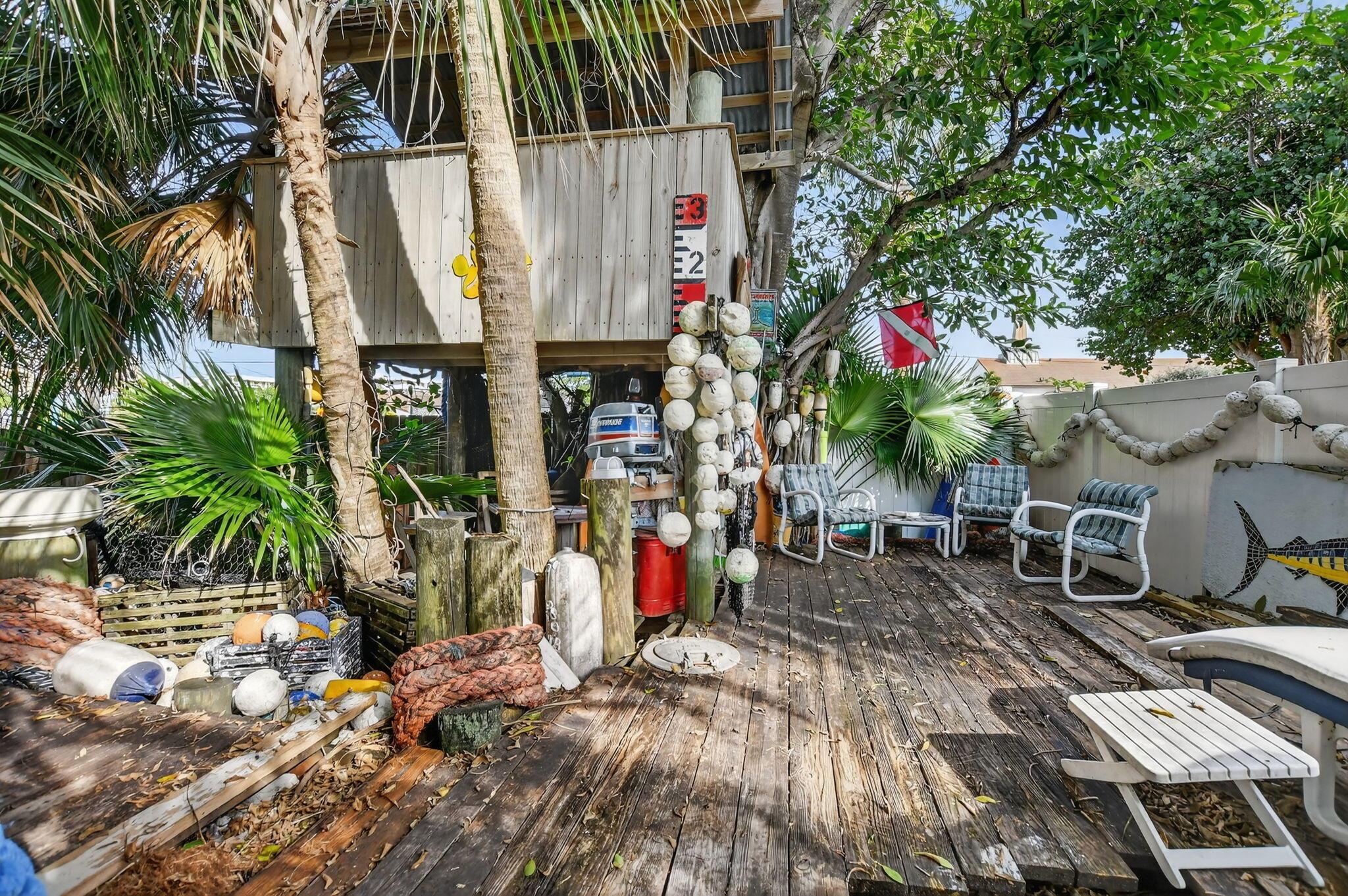 PIRATES COVE - Residential