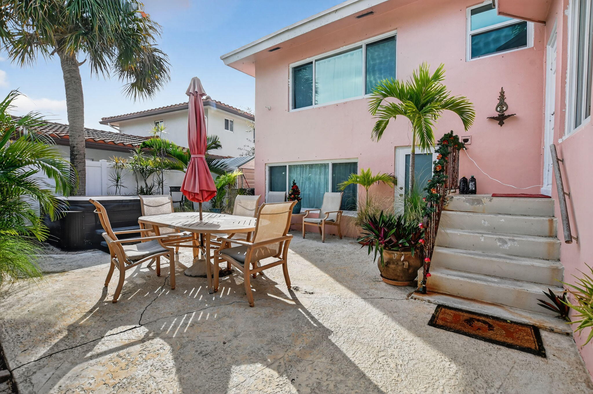 PIRATES COVE - Residential