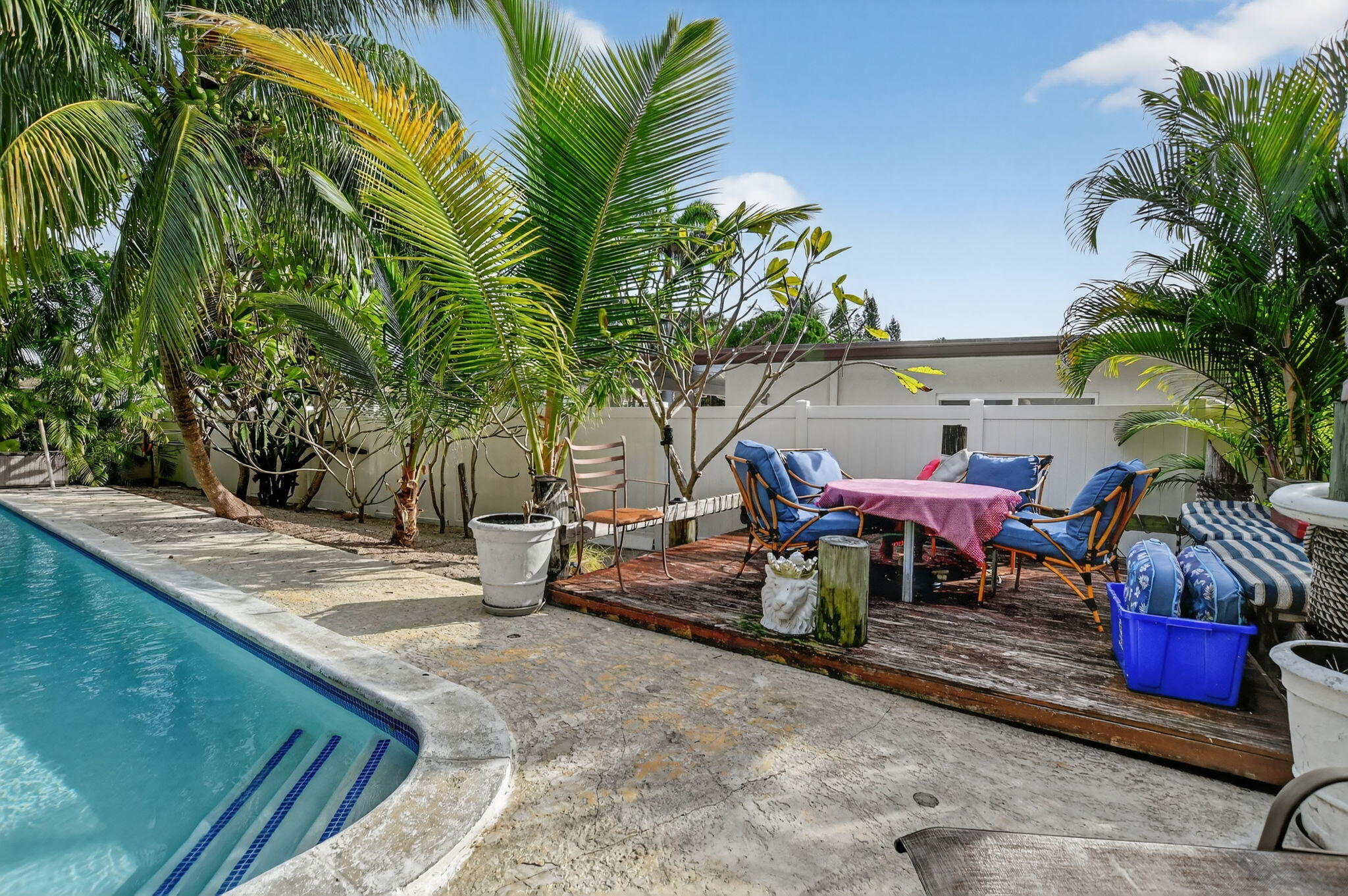 PIRATES COVE - Residential