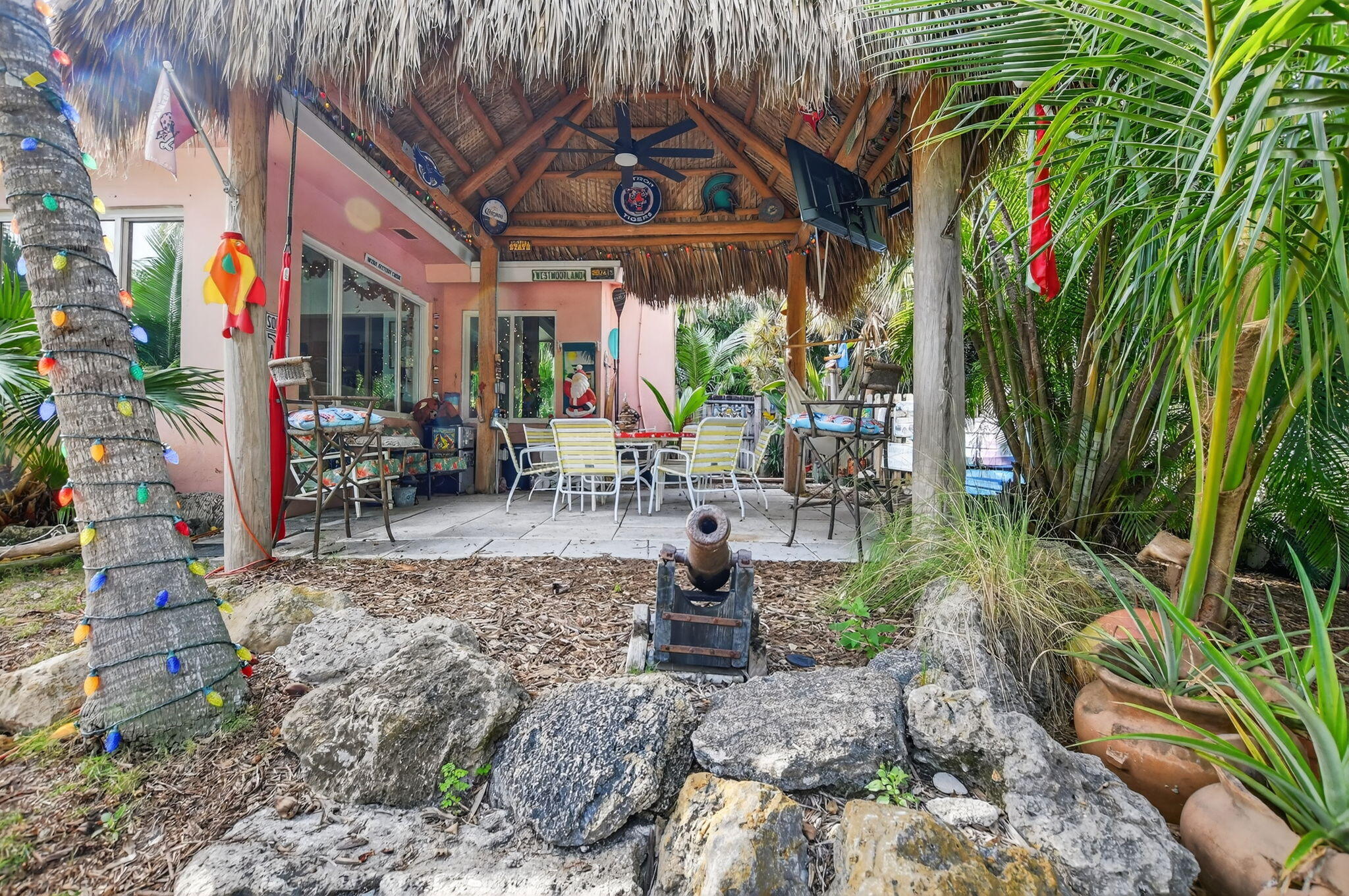 PIRATES COVE - Residential