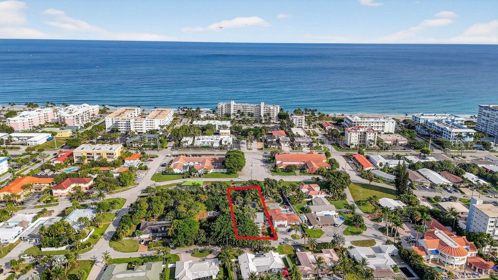 Photo of 460 SE 18th Avenue, Deerfield Beach, FL 33441 (MLS # R11147795)