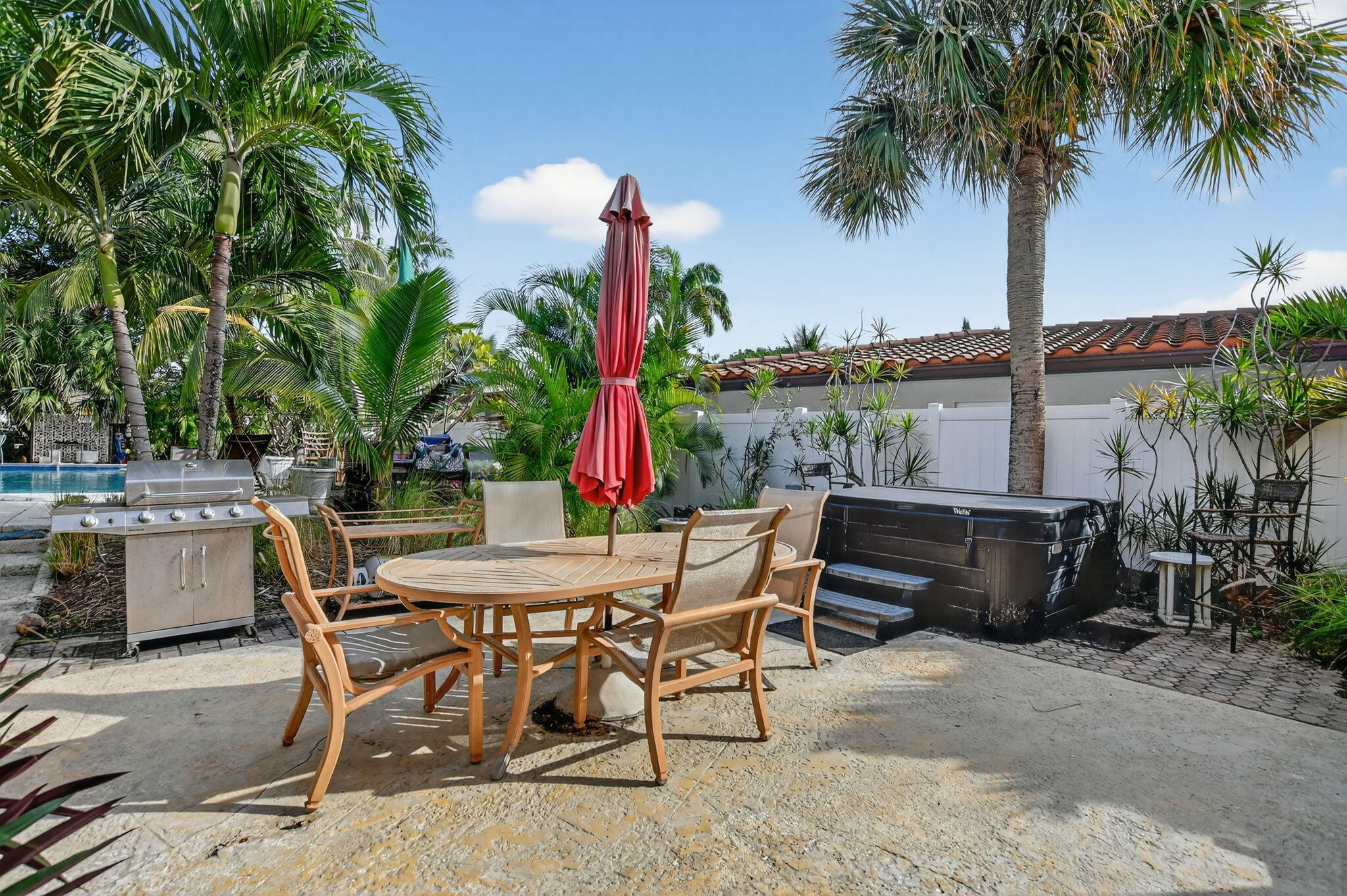 PIRATES COVE - Residential