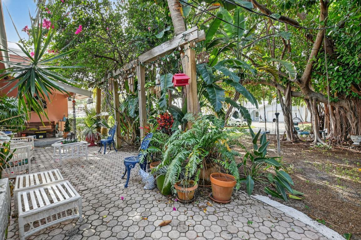 PIRATES COVE - Residential