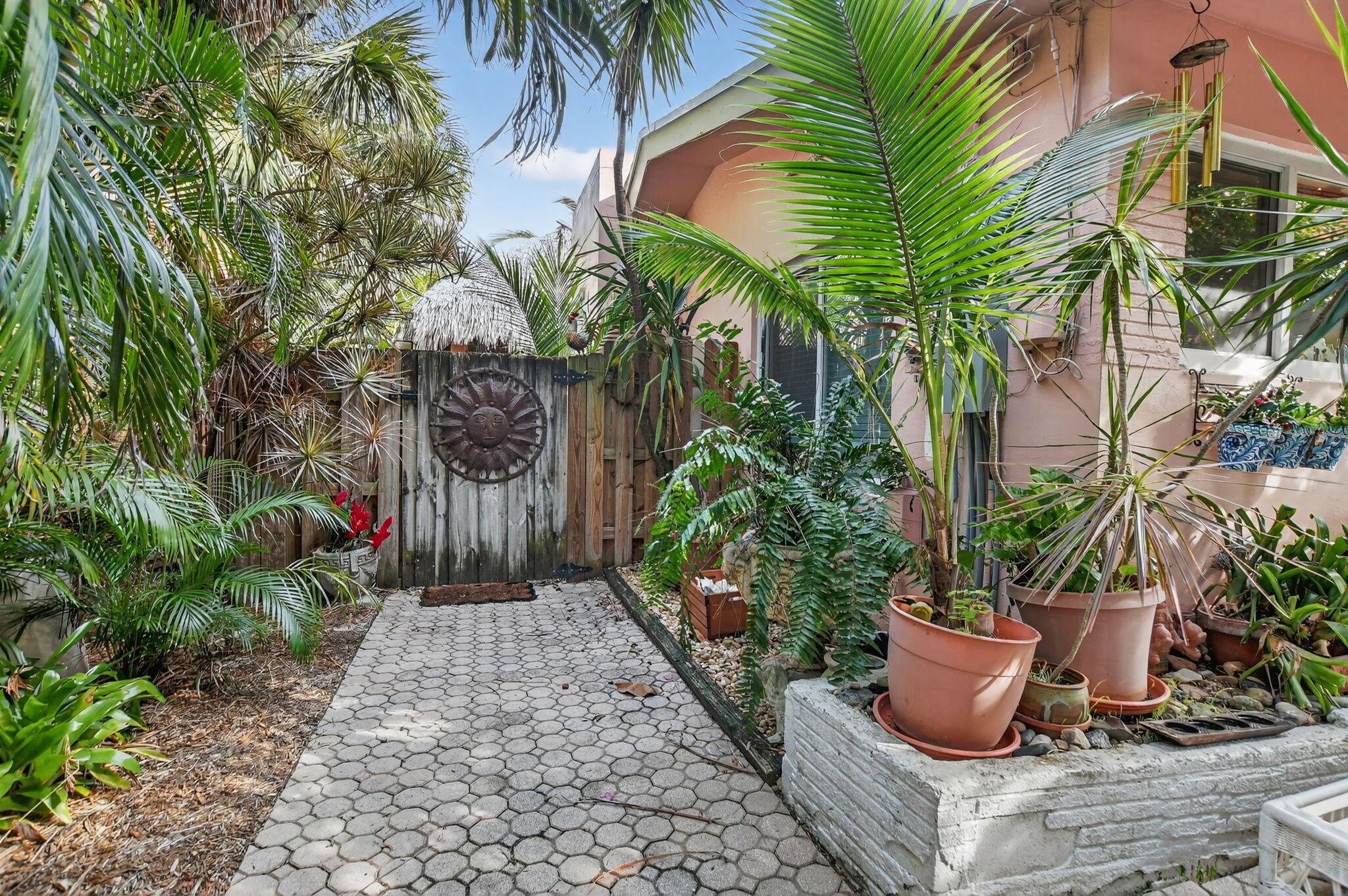 PIRATES COVE - Residential