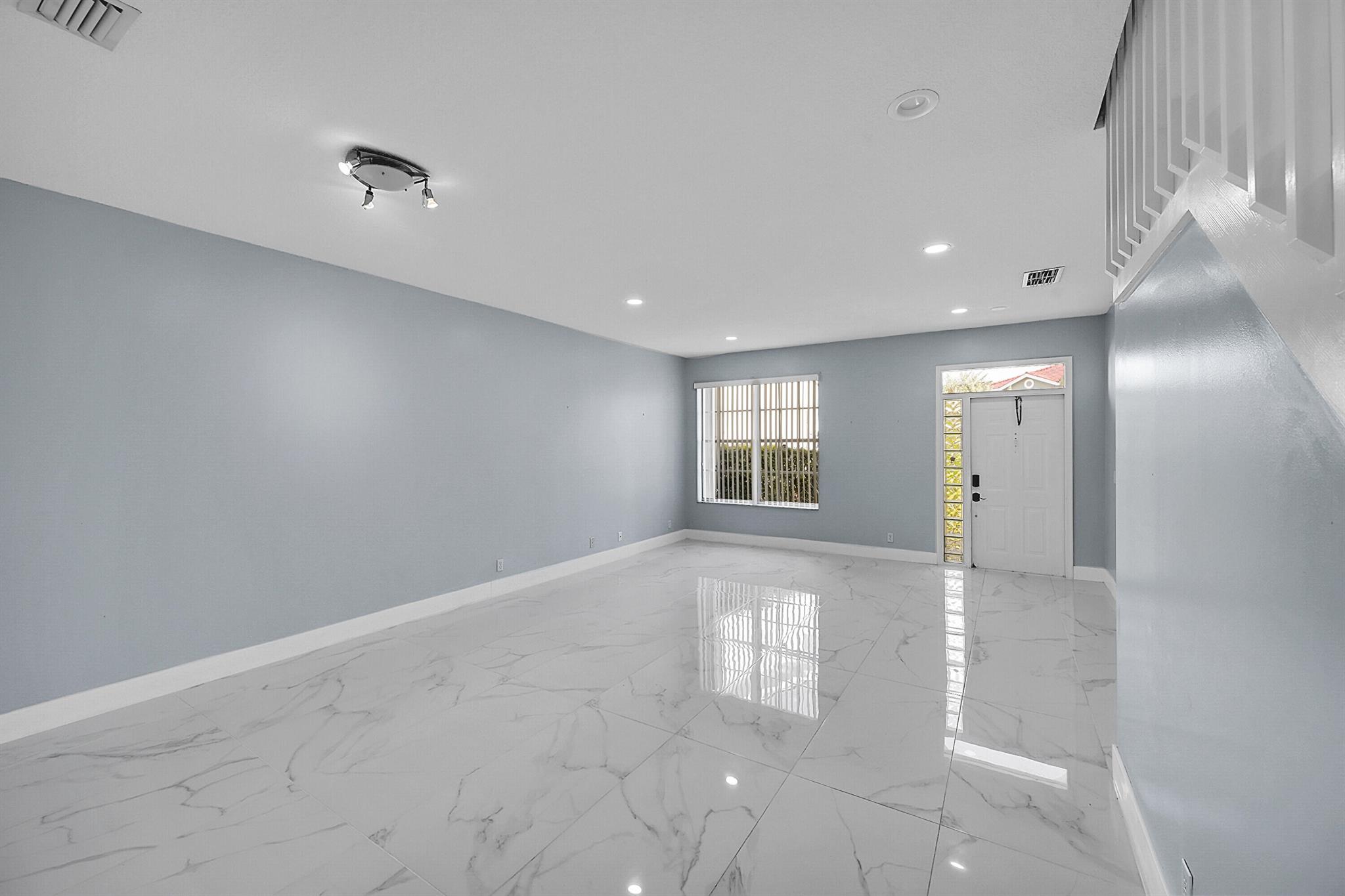 LAKE CHARLESTON TR I 3 - Residential Lease