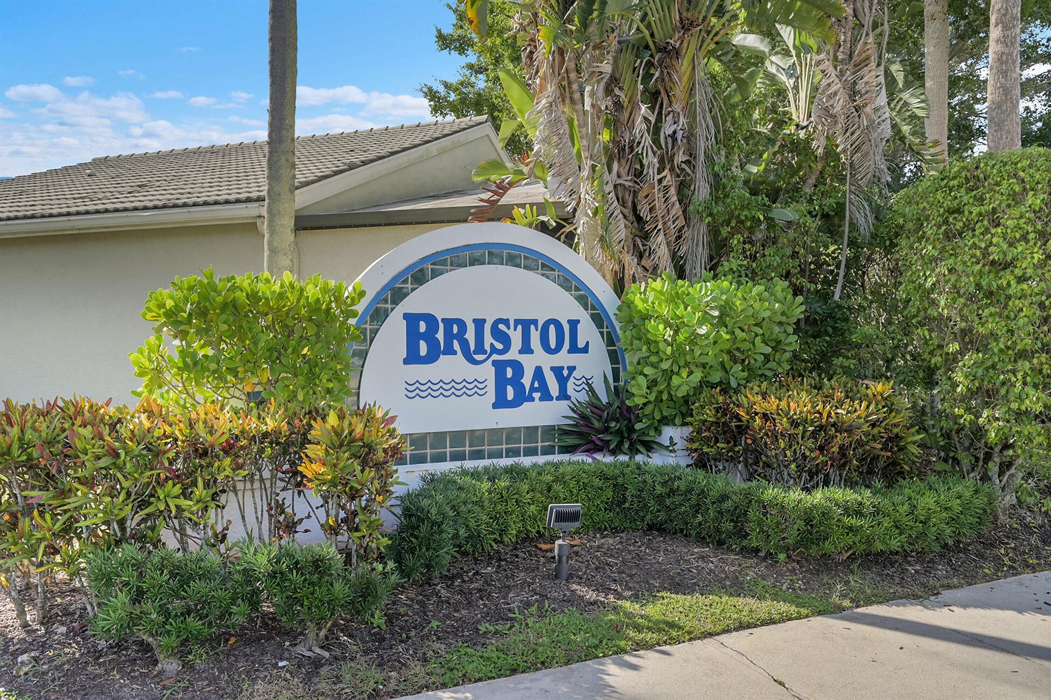 LAKE CHARLESTON TR I 3 - Residential Lease