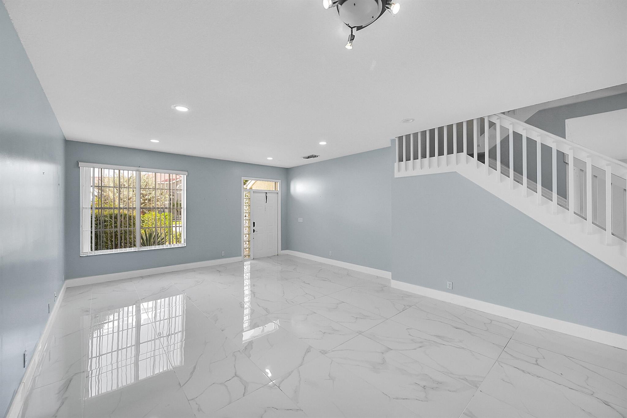 LAKE CHARLESTON TR I 3 - Residential Lease