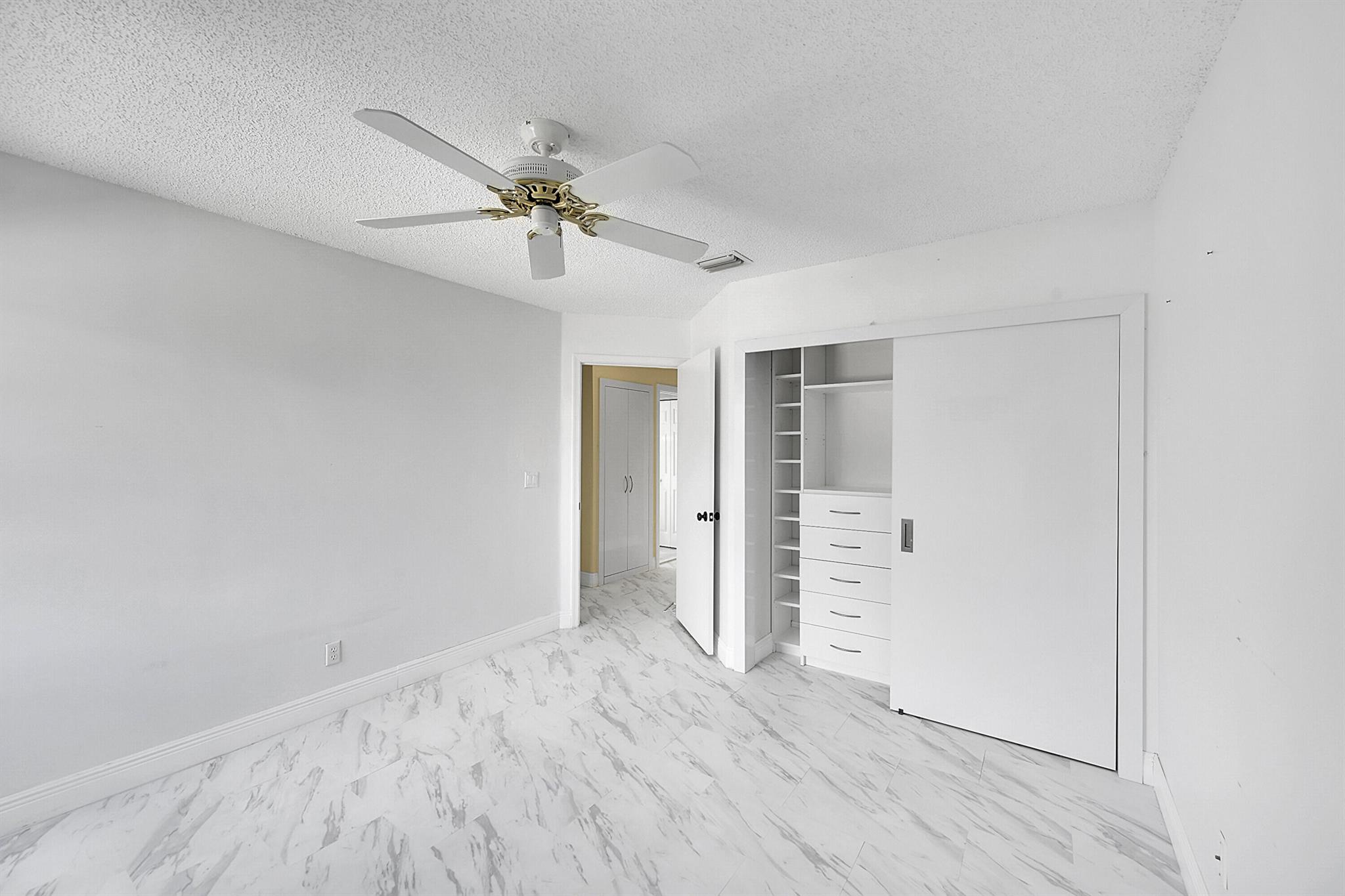 LAKE CHARLESTON TR I 3 - Residential Lease